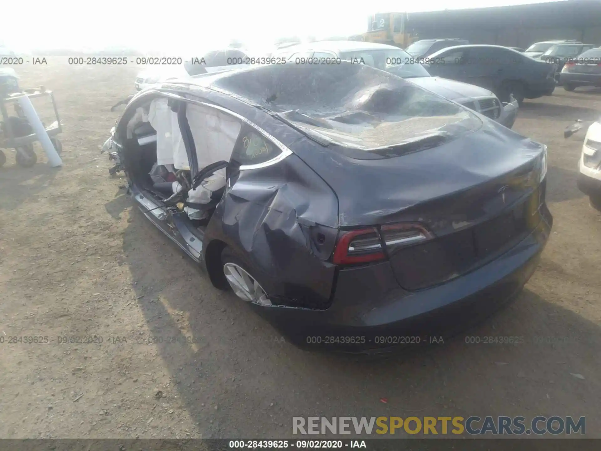 3 Photograph of a damaged car 5YJ3E1EB6LF640055 TESLA MODEL 3 2020