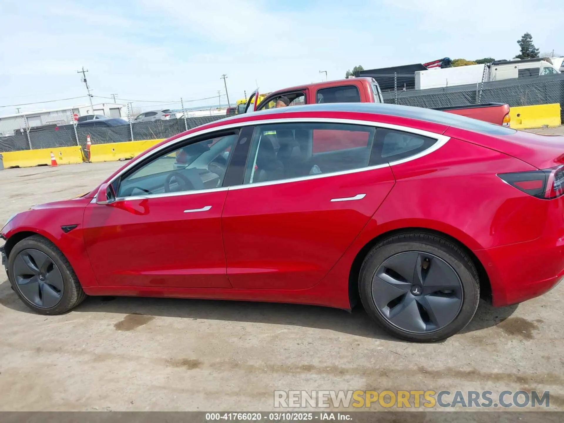 15 Photograph of a damaged car 5YJ3E1EB6LF649824 TESLA MODEL 3 2020