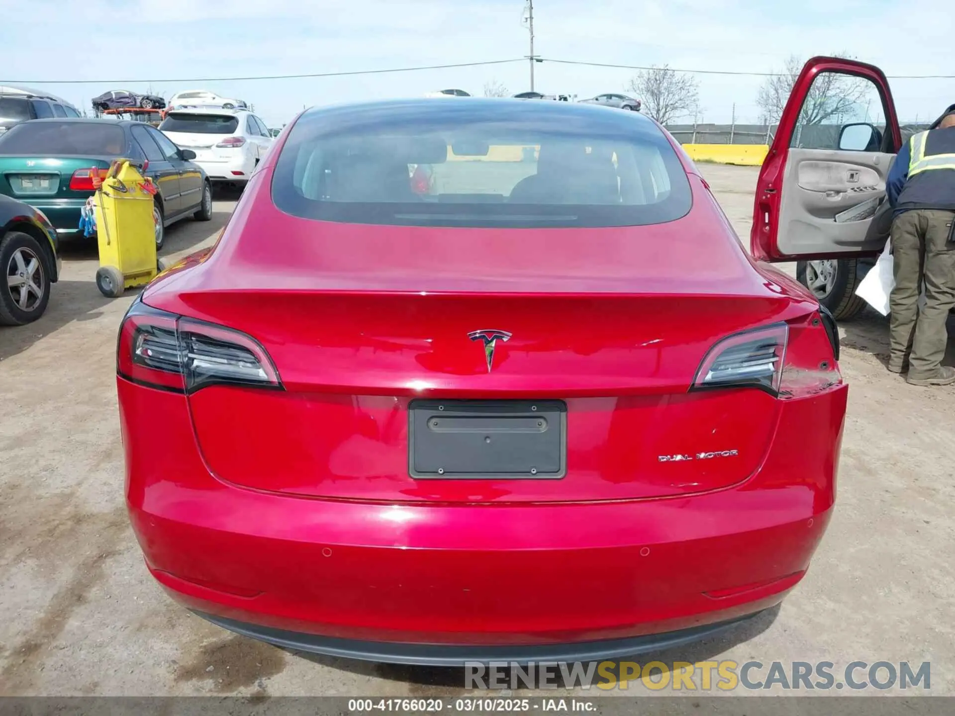 17 Photograph of a damaged car 5YJ3E1EB6LF649824 TESLA MODEL 3 2020