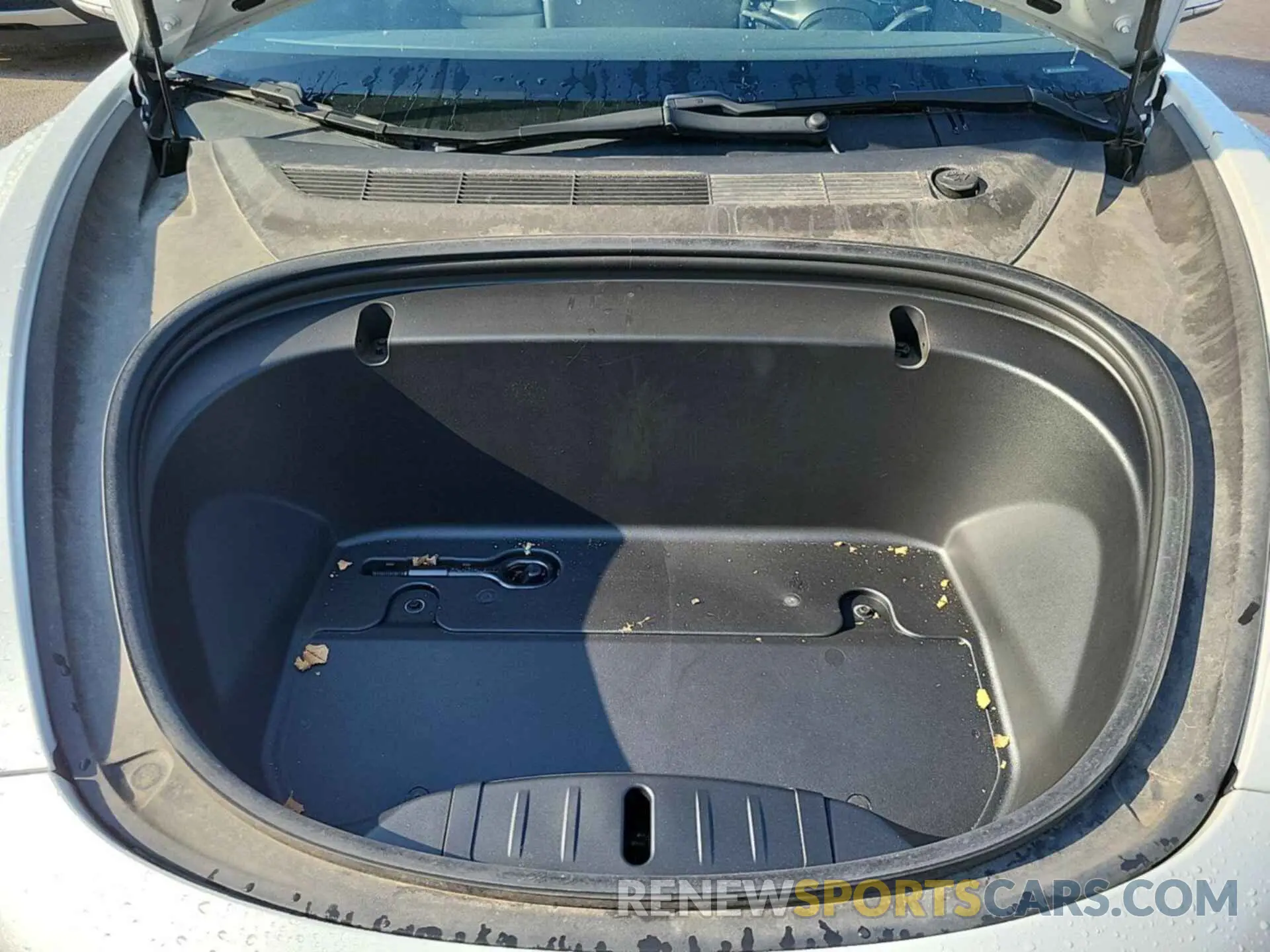 25 Photograph of a damaged car 5YJ3E1EB6LF650715 TESLA MODEL 3 2020