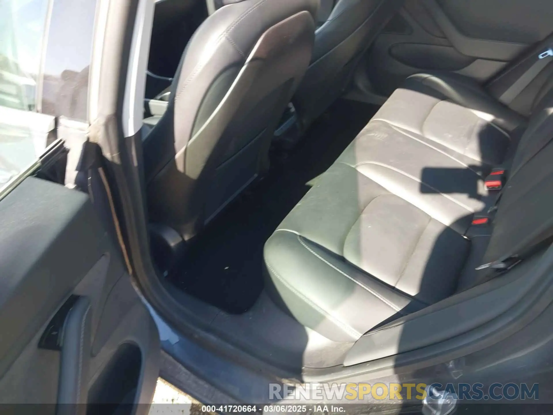 8 Photograph of a damaged car 5YJ3E1EB6LF666624 TESLA MODEL 3 2020