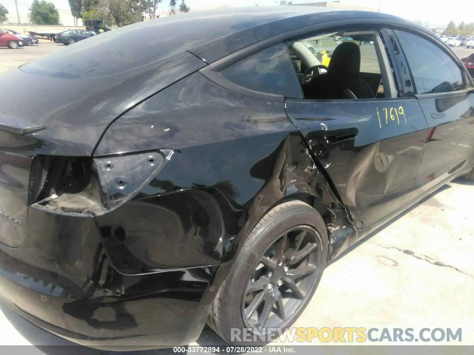 6 Photograph of a damaged car 5YJ3E1EB6LF798265 TESLA MODEL 3 2020