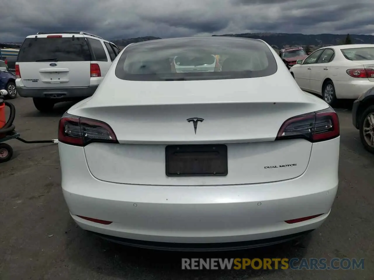 6 Photograph of a damaged car 5YJ3E1EB7LF619411 TESLA MODEL 3 2020