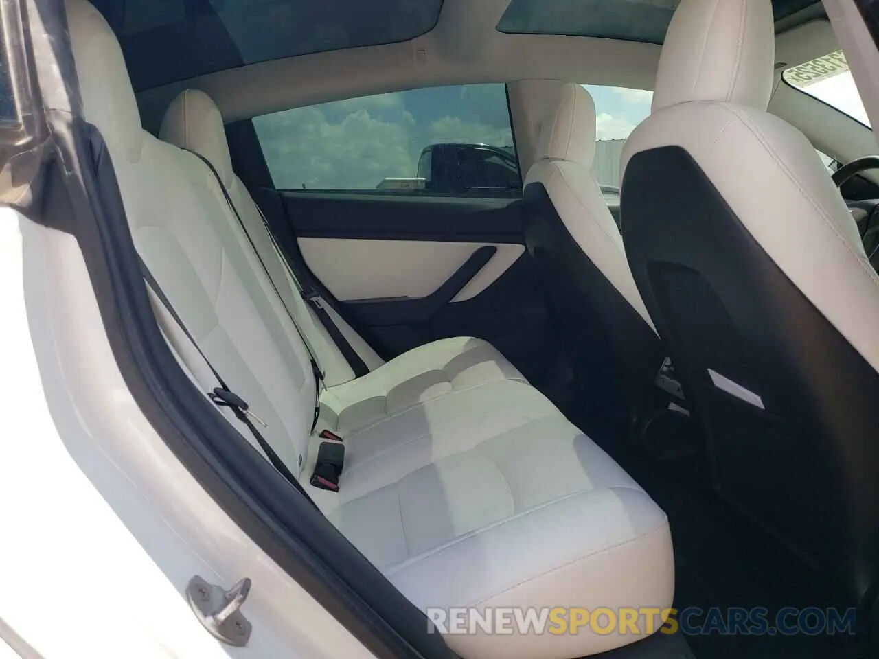 10 Photograph of a damaged car 5YJ3E1EB7LF622793 TESLA MODEL 3 2020
