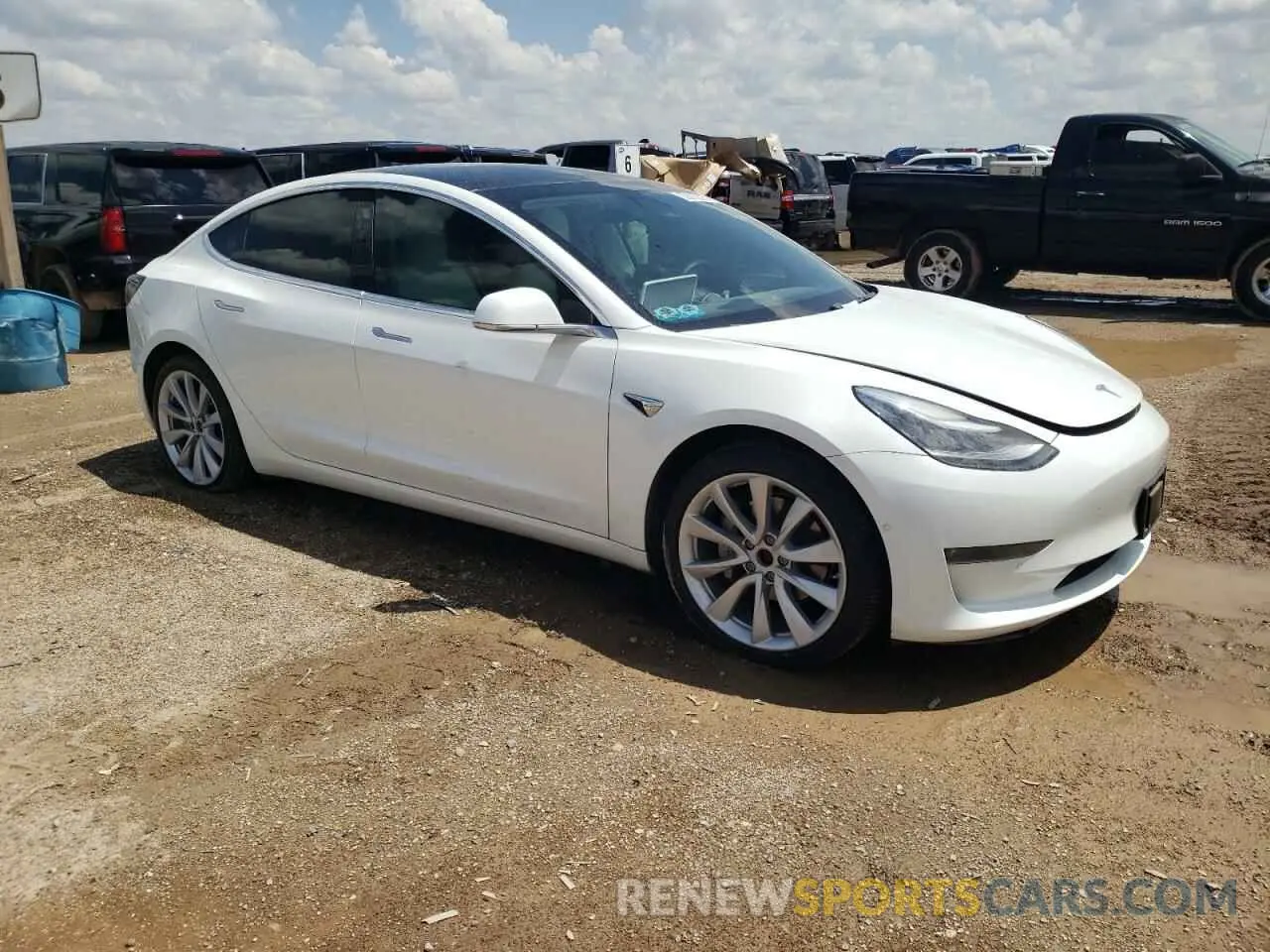 4 Photograph of a damaged car 5YJ3E1EB7LF622793 TESLA MODEL 3 2020