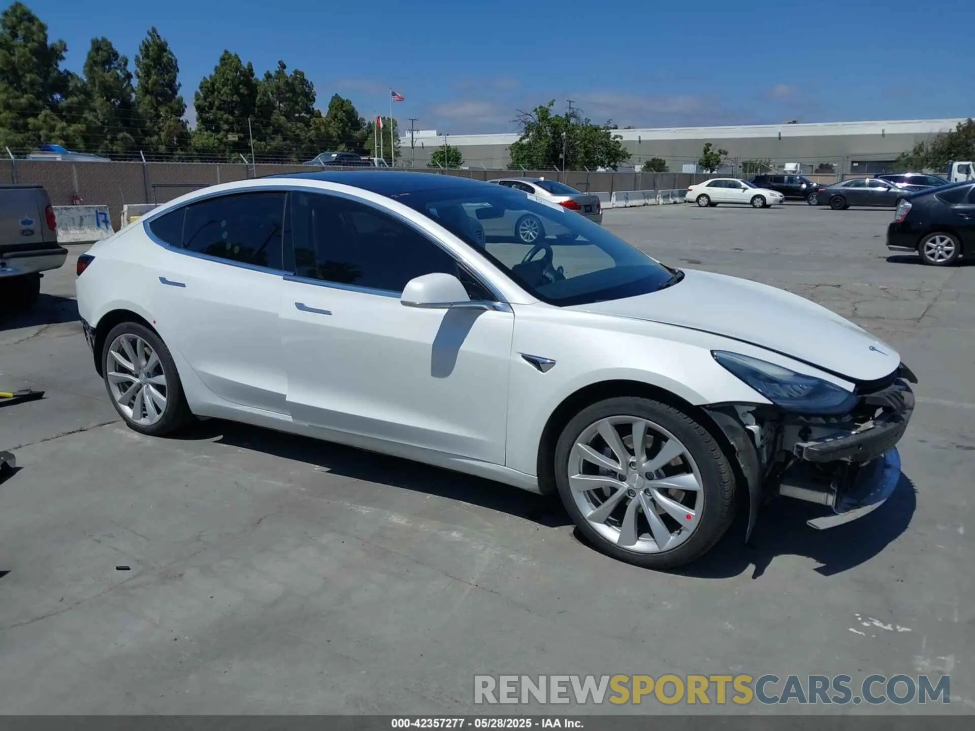 1 Photograph of a damaged car 5YJ3E1EB7LF628030 TESLA MODEL 3 2020