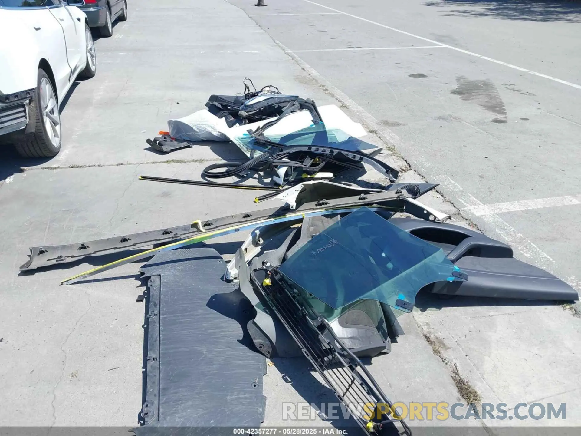 19 Photograph of a damaged car 5YJ3E1EB7LF628030 TESLA MODEL 3 2020