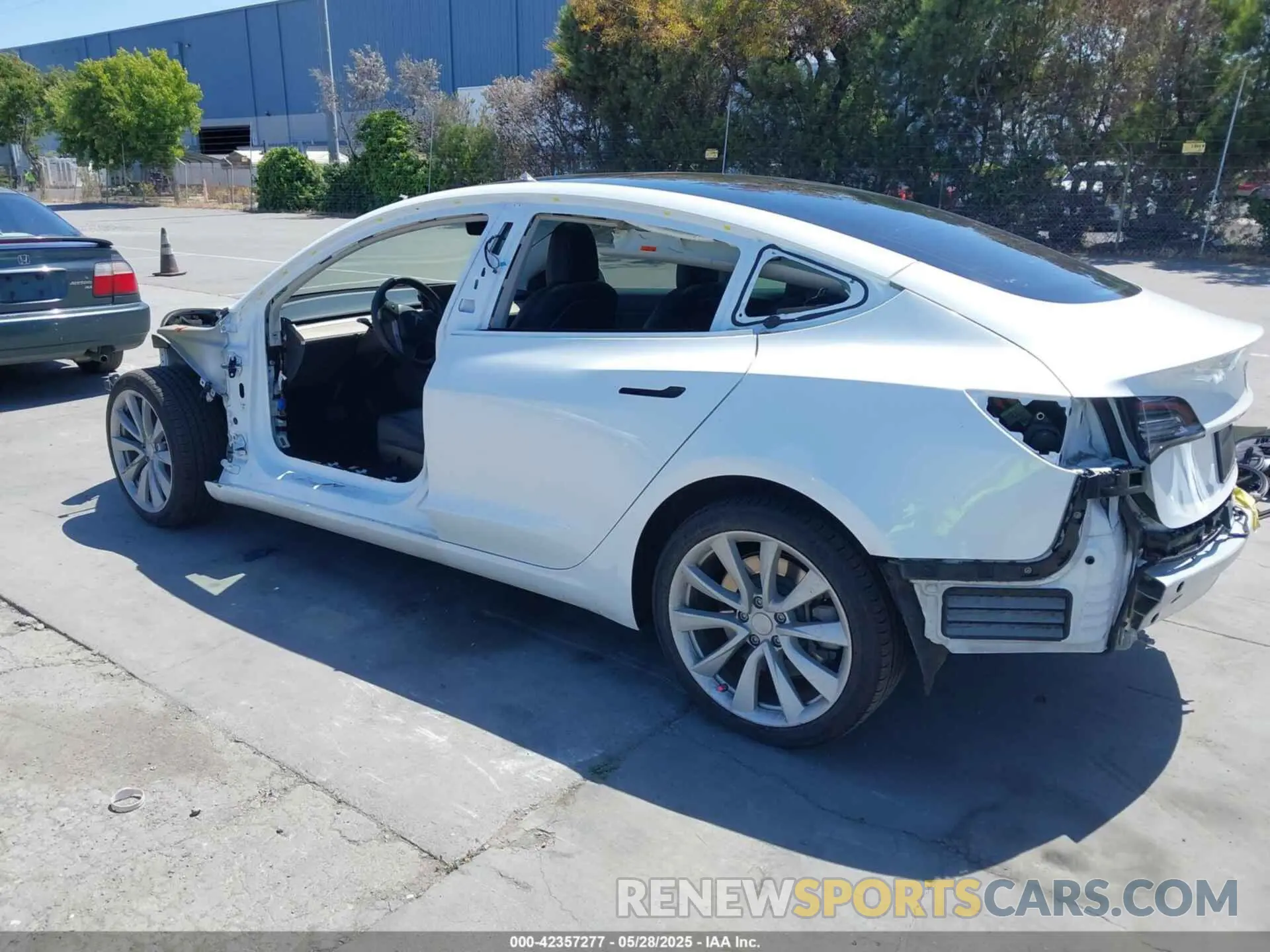 3 Photograph of a damaged car 5YJ3E1EB7LF628030 TESLA MODEL 3 2020