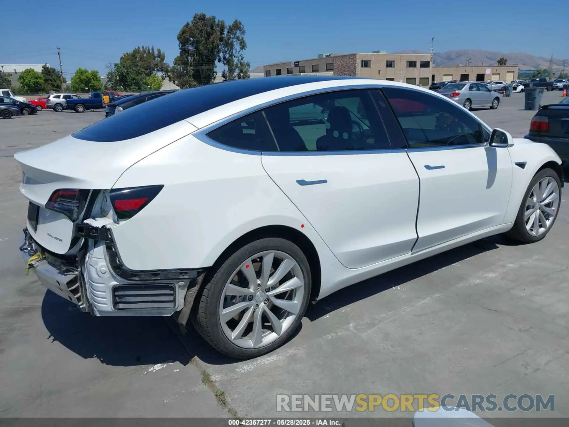 4 Photograph of a damaged car 5YJ3E1EB7LF628030 TESLA MODEL 3 2020