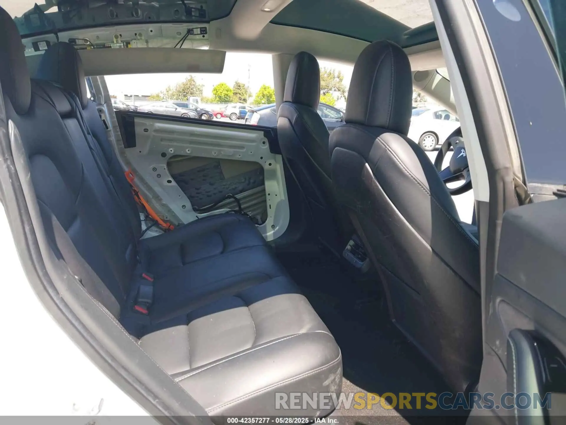 8 Photograph of a damaged car 5YJ3E1EB7LF628030 TESLA MODEL 3 2020