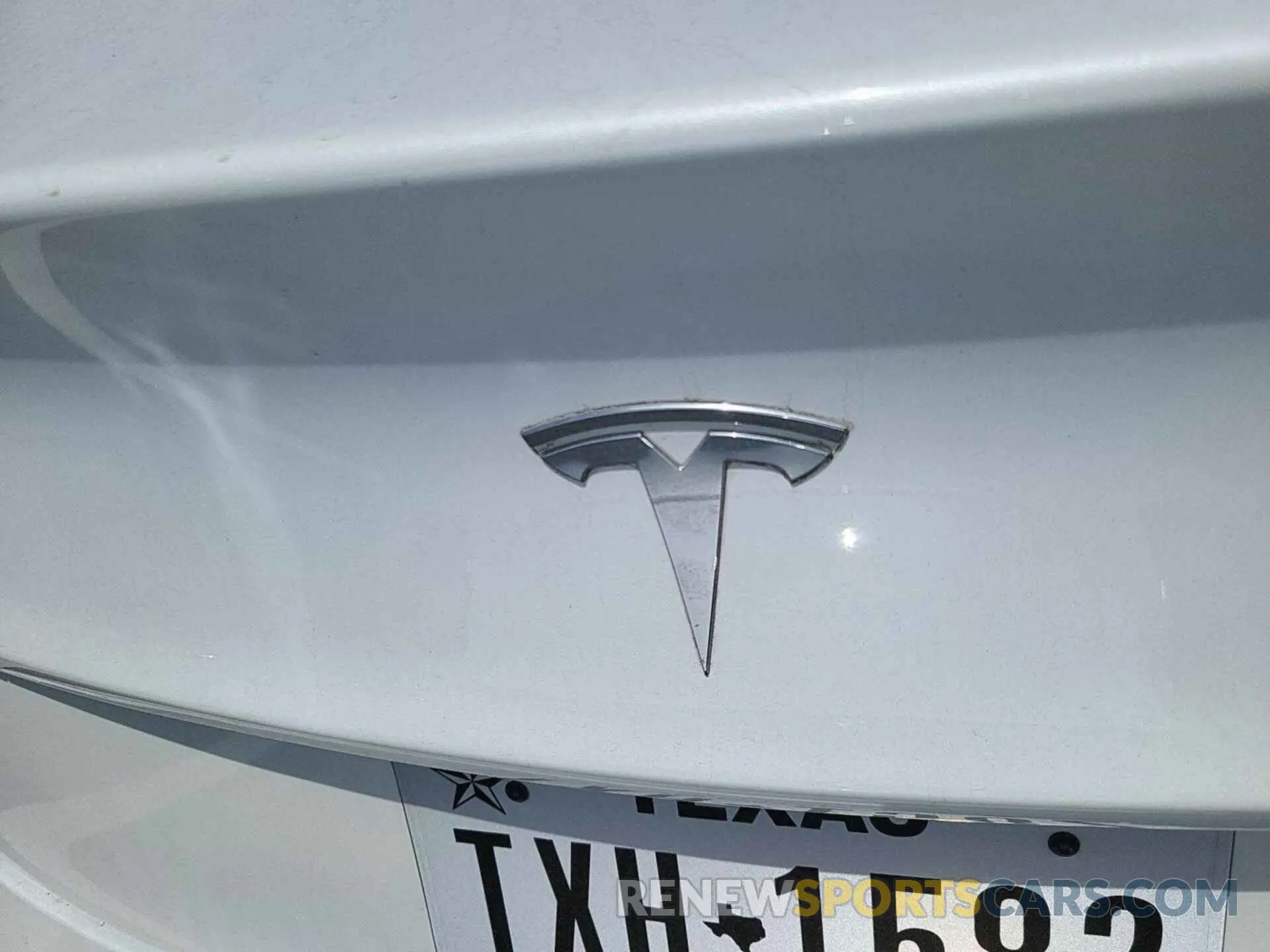 16 Photograph of a damaged car 5YJ3E1EB7LF637021 TESLA MODEL 3 2020