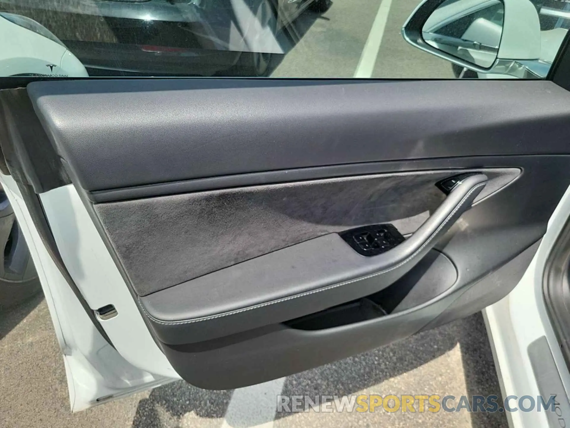 22 Photograph of a damaged car 5YJ3E1EB7LF637021 TESLA MODEL 3 2020