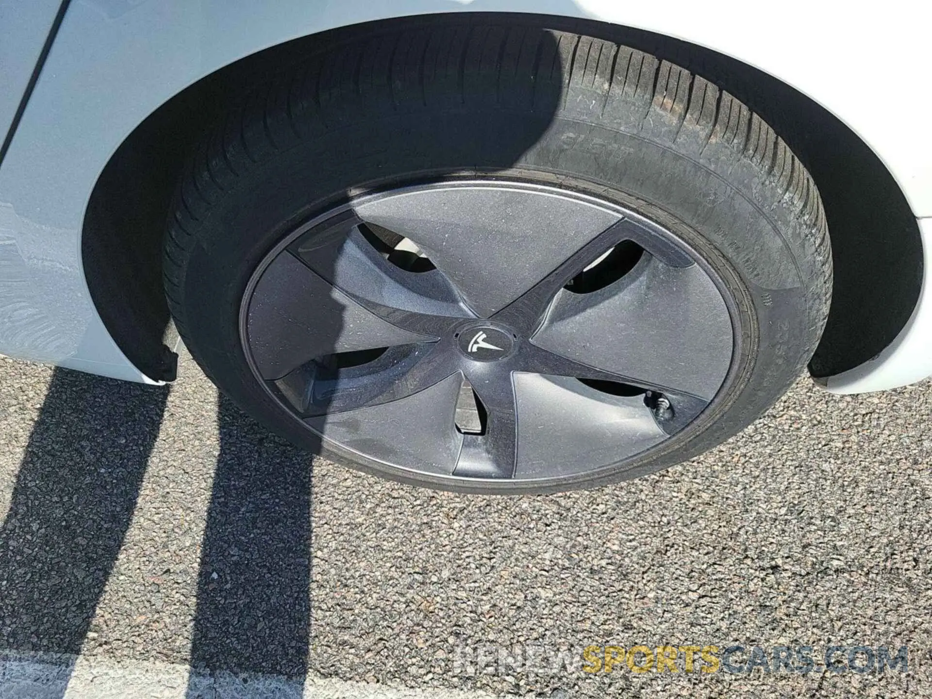 14 Photograph of a damaged car 5YJ3E1EB7LF637357 TESLA MODEL 3 2020