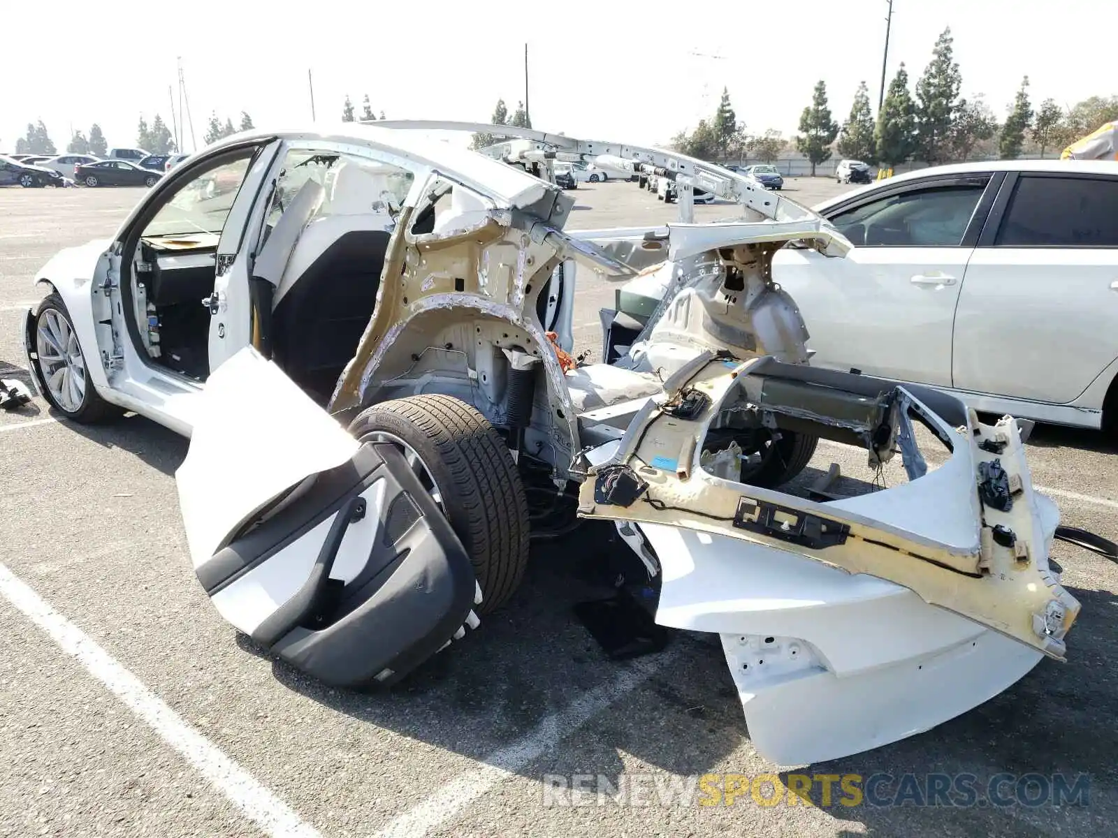 3 Photograph of a damaged car 5YJ3E1EB7LF640369 TESLA MODEL 3 2020