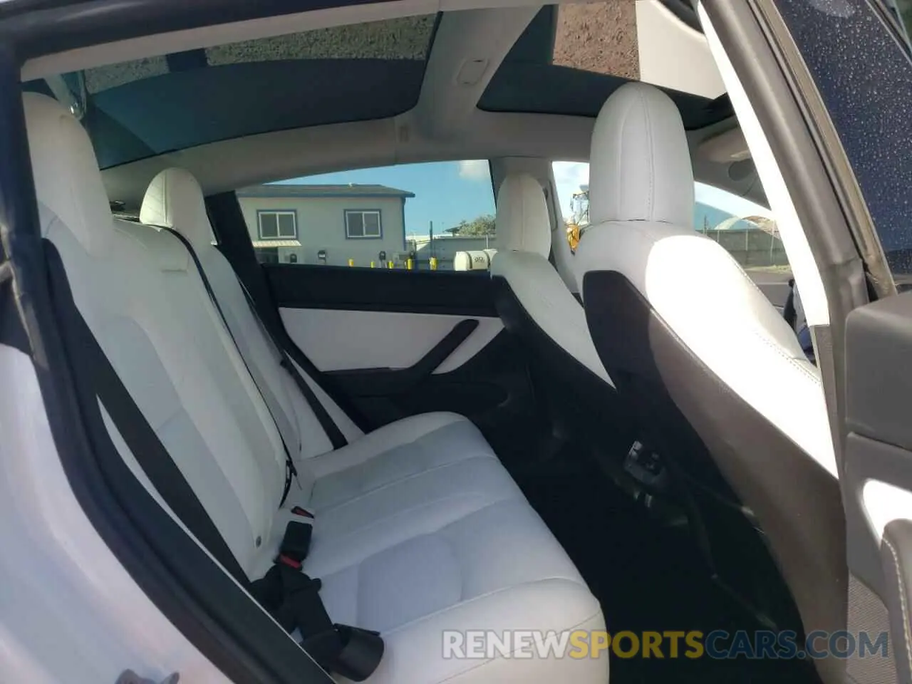 10 Photograph of a damaged car 5YJ3E1EB7LF640503 TESLA MODEL 3 2020