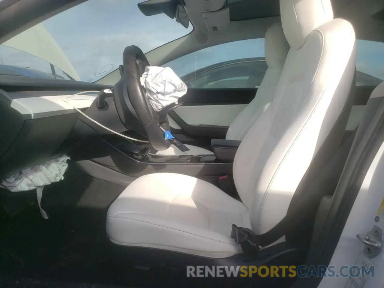 7 Photograph of a damaged car 5YJ3E1EB7LF640503 TESLA MODEL 3 2020