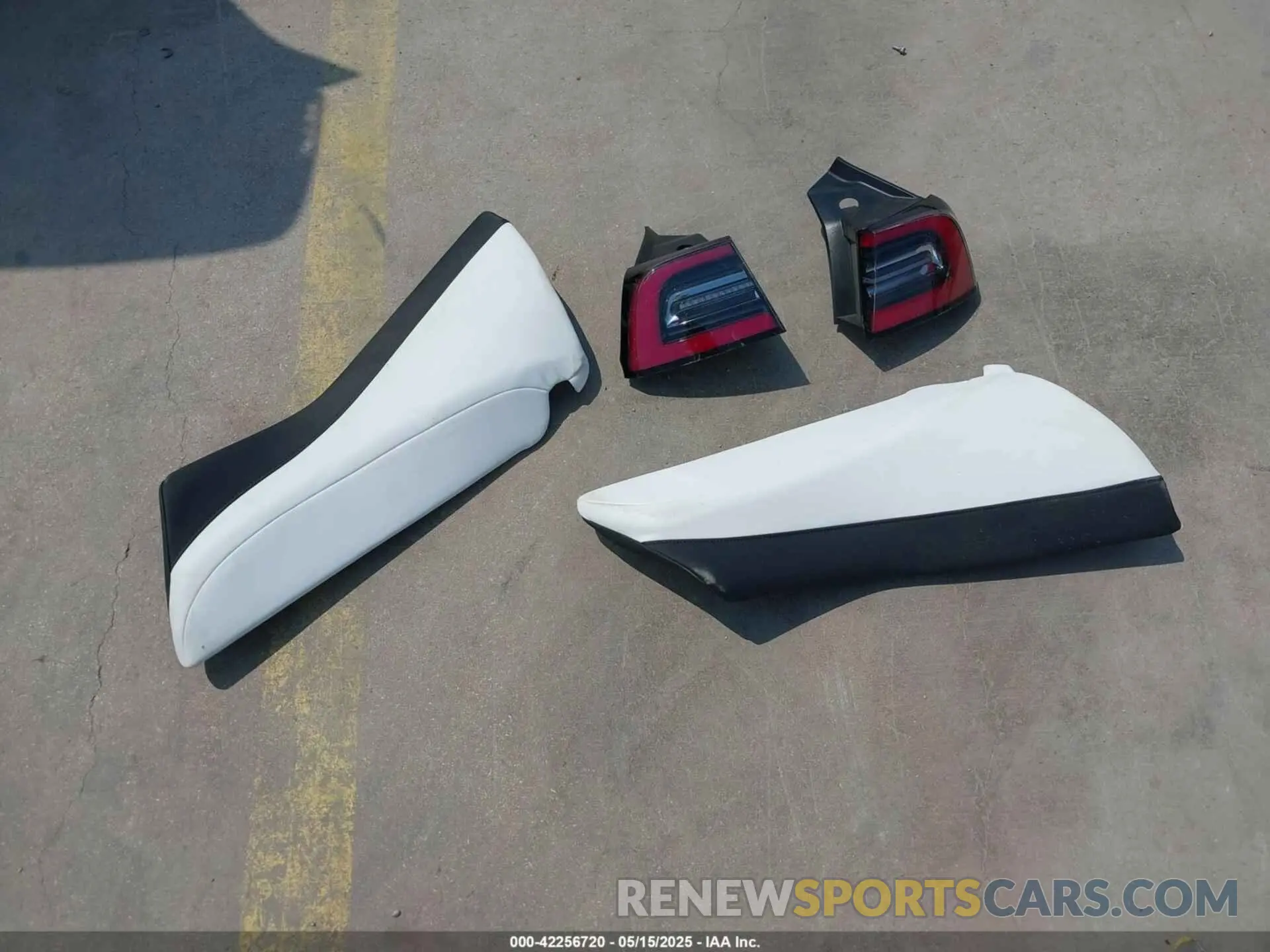 12 Photograph of a damaged car 5YJ3E1EB7LF651498 TESLA MODEL 3 2020