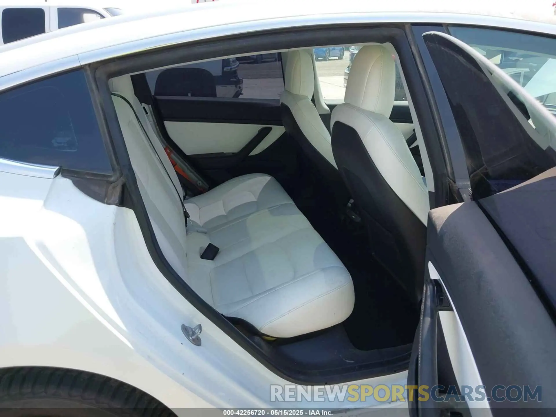 8 Photograph of a damaged car 5YJ3E1EB7LF651498 TESLA MODEL 3 2020
