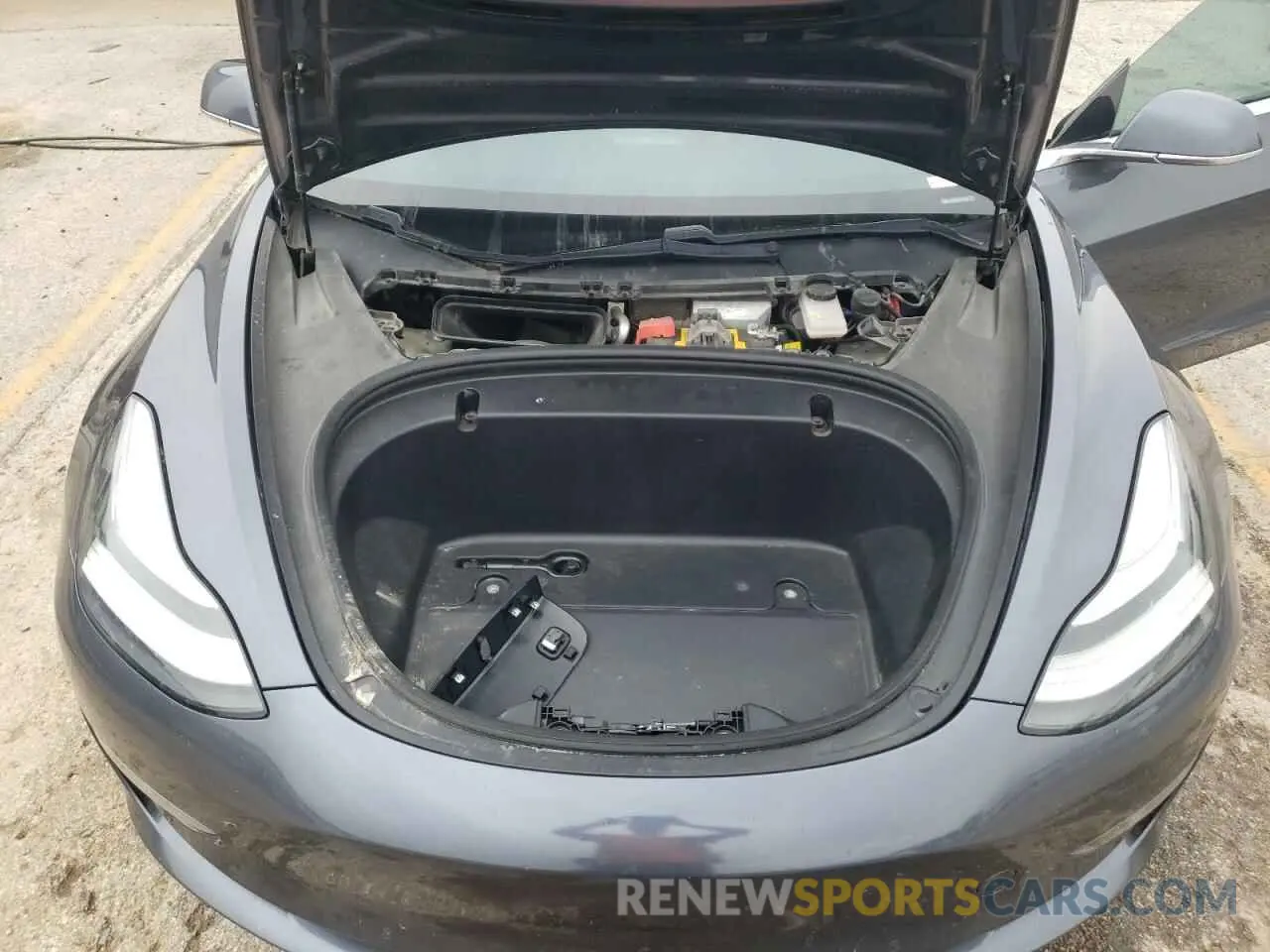 11 Photograph of a damaged car 5YJ3E1EB7LF710646 TESLA MODEL 3 2020