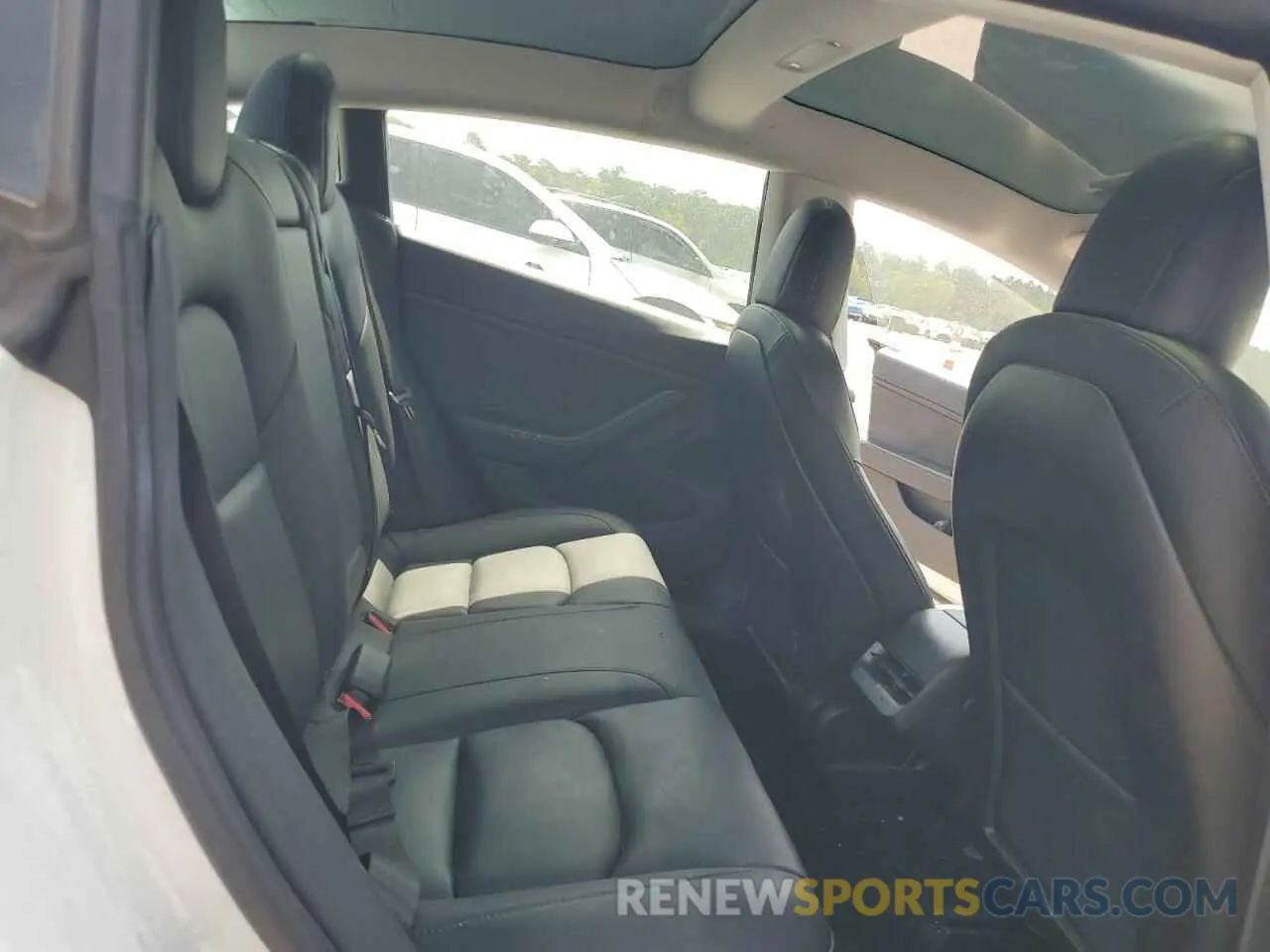 10 Photograph of a damaged car 5YJ3E1EB7LF721484 TESLA MODEL 3 2020