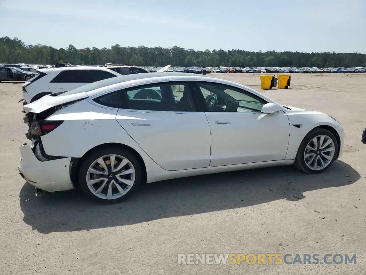 3 Photograph of a damaged car 5YJ3E1EB7LF721484 TESLA MODEL 3 2020