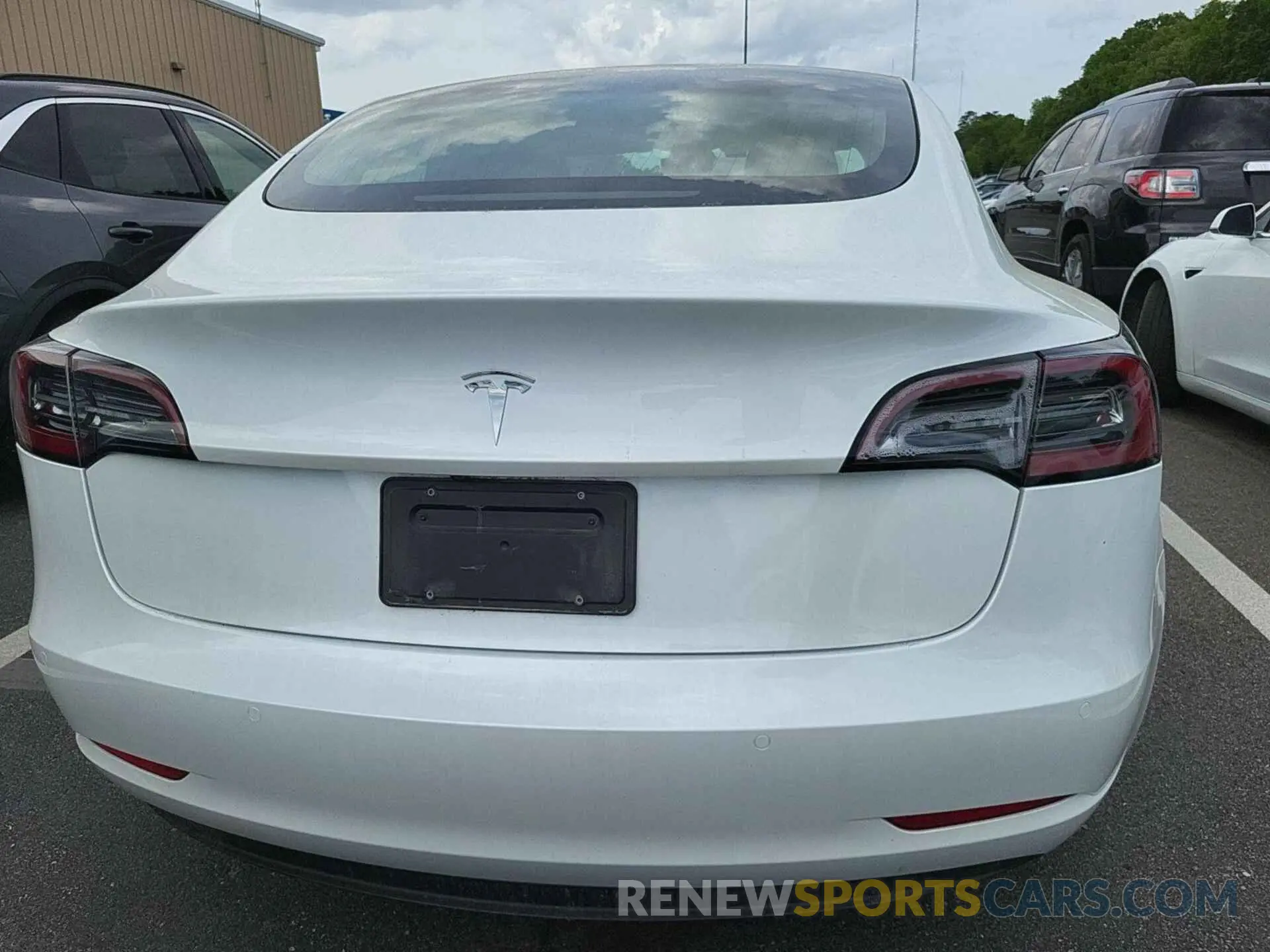 12 Photograph of a damaged car 5YJ3E1EB7LF795231 TESLA MODEL 3 2020