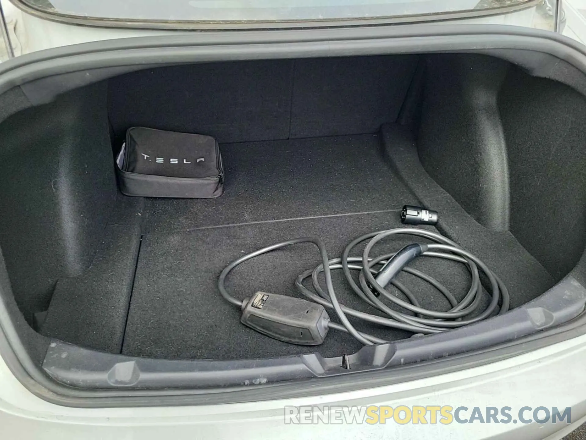 27 Photograph of a damaged car 5YJ3E1EB7LF795231 TESLA MODEL 3 2020