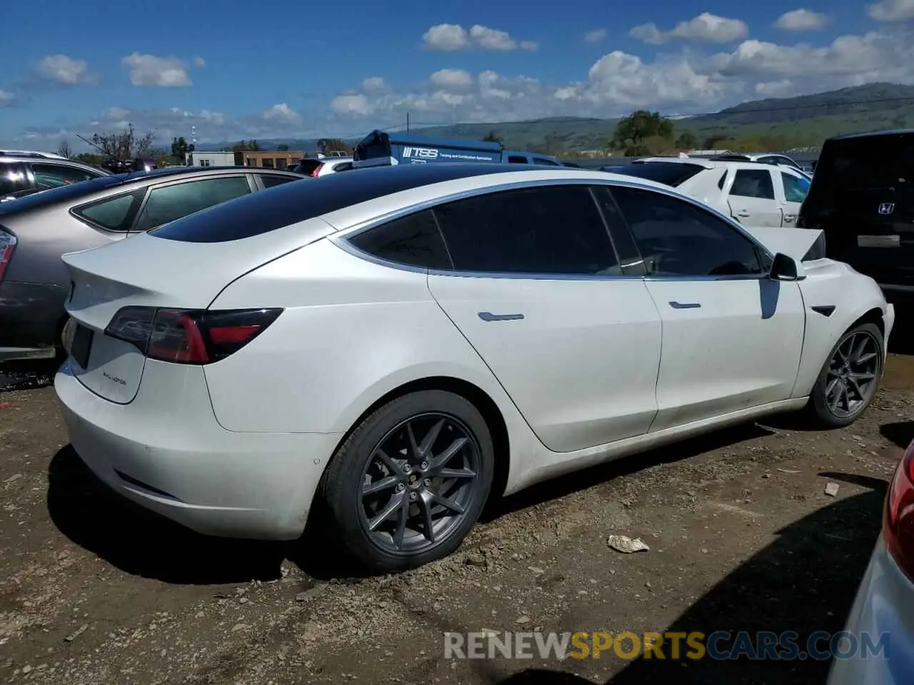 3 Photograph of a damaged car 5YJ3E1EB7LF806728 TESLA MODEL 3 2020