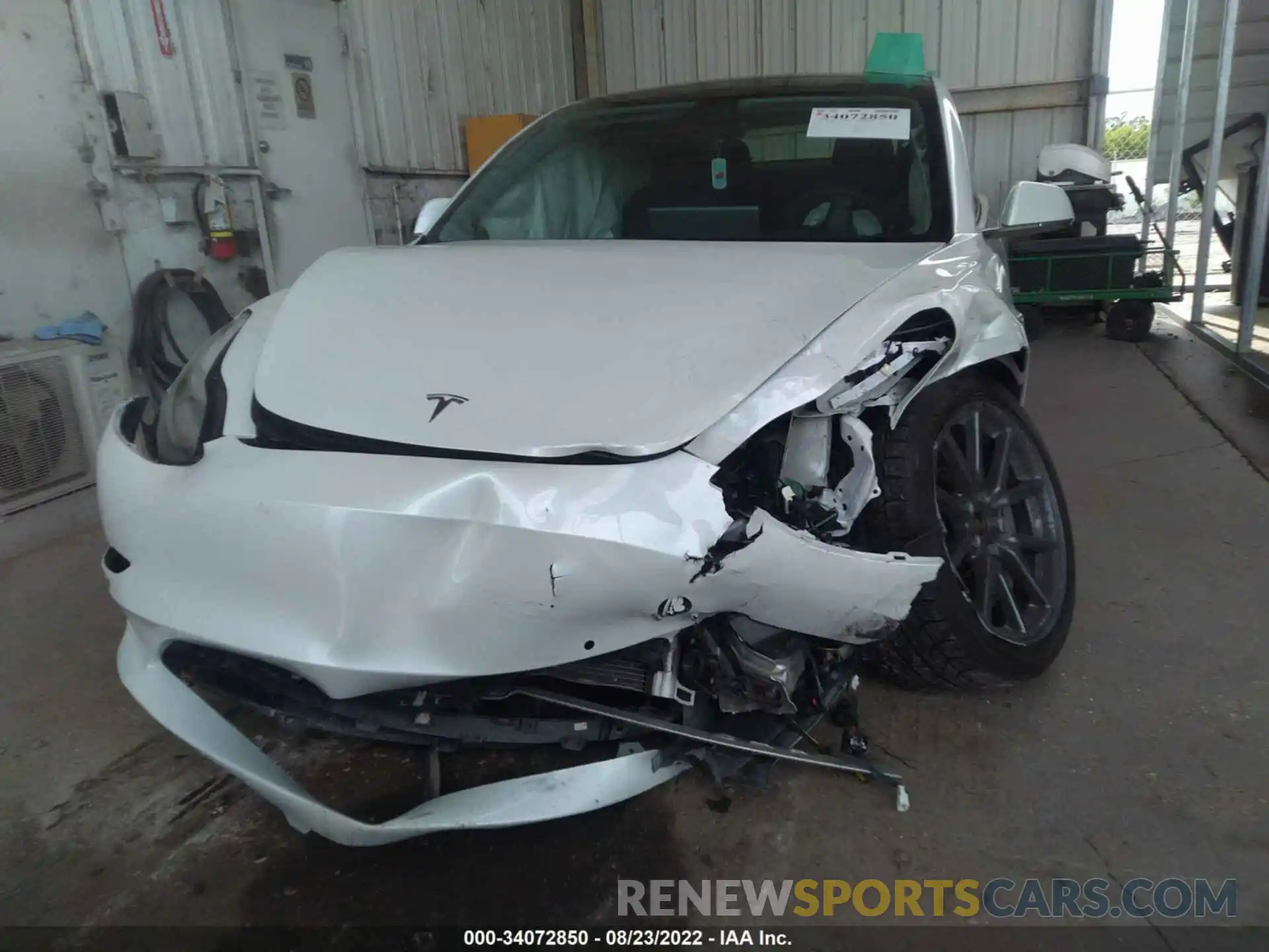 6 Photograph of a damaged car 5YJ3E1EB8LF590016 TESLA MODEL 3 2020