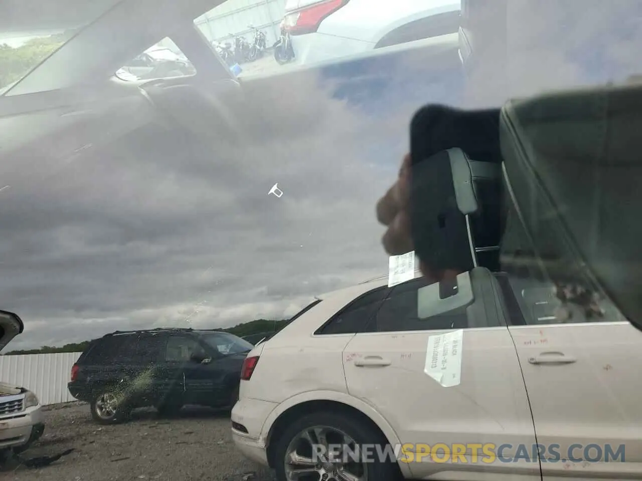 10 Photograph of a damaged car 5YJ3E1EB8LF599475 TESLA MODEL 3 2020