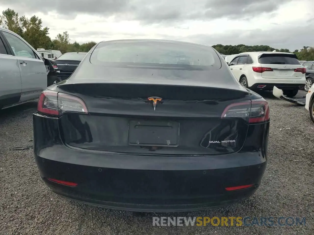 6 Photograph of a damaged car 5YJ3E1EB8LF599475 TESLA MODEL 3 2020
