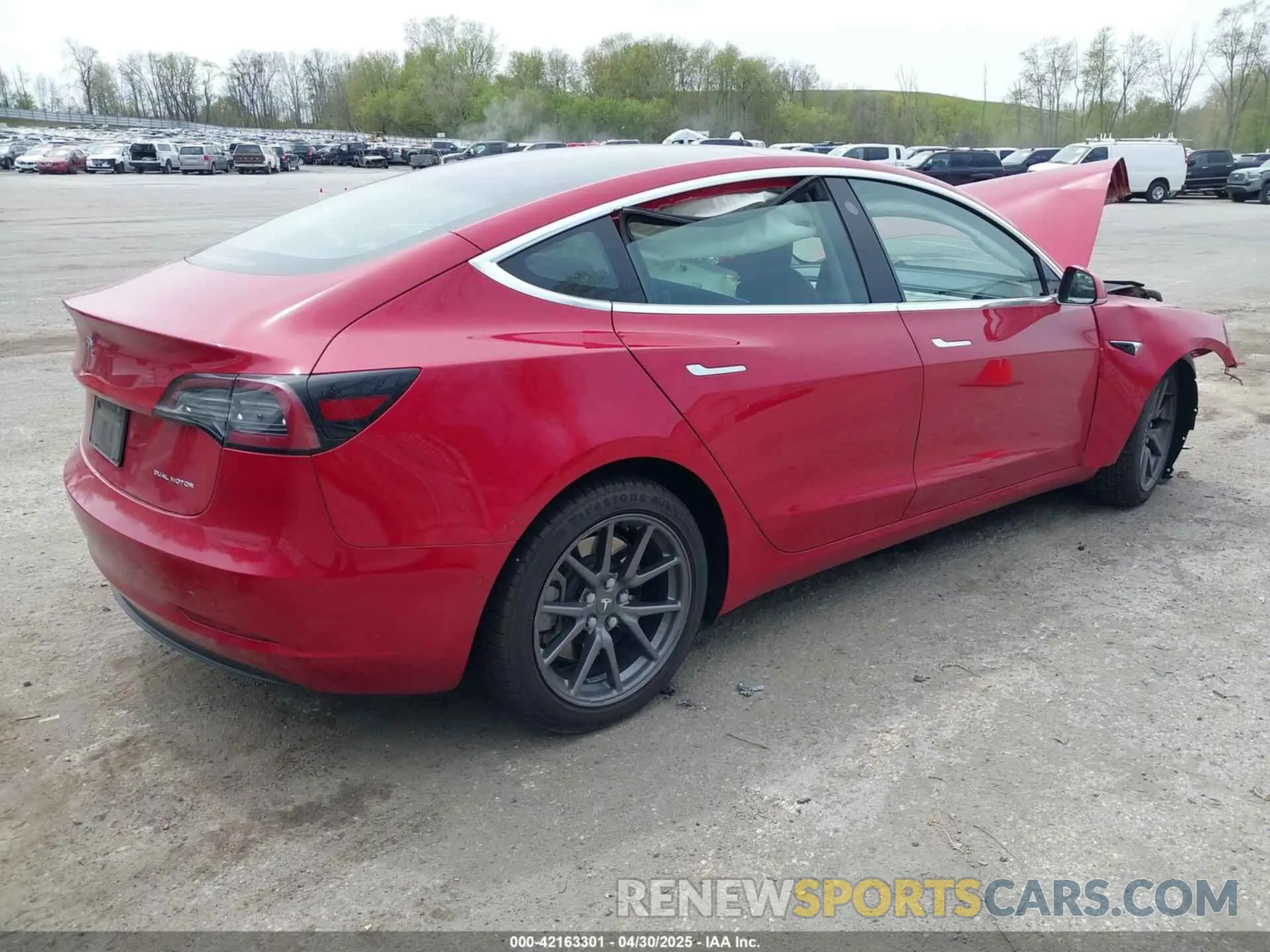 4 Photograph of a damaged car 5YJ3E1EB8LF600267 TESLA MODEL 3 2020