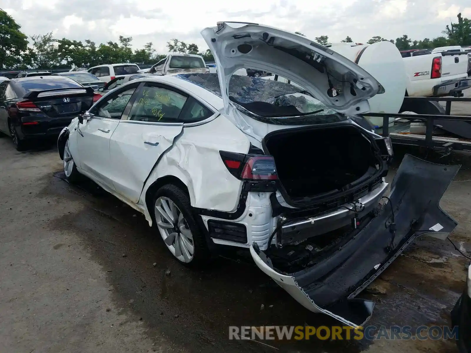 3 Photograph of a damaged car 5YJ3E1EB8LF621040 TESLA MODEL 3 2020