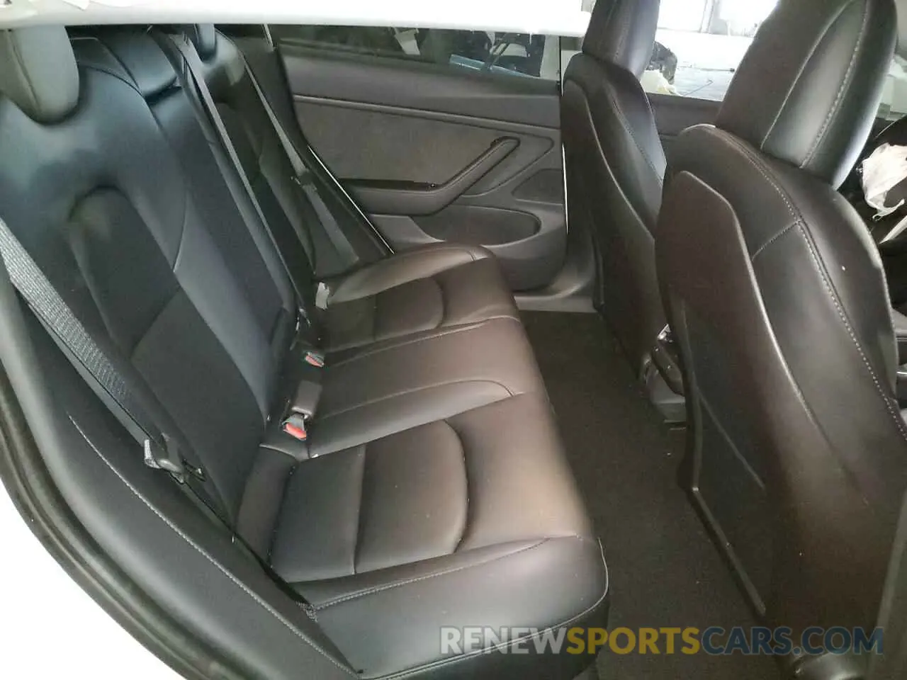 10 Photograph of a damaged car 5YJ3E1EB8LF621393 TESLA MODEL 3 2020