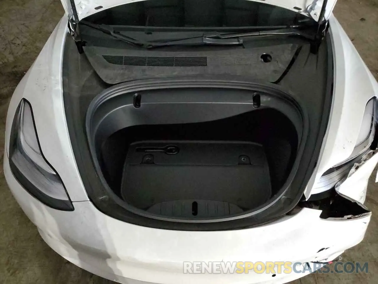 11 Photograph of a damaged car 5YJ3E1EB8LF621393 TESLA MODEL 3 2020