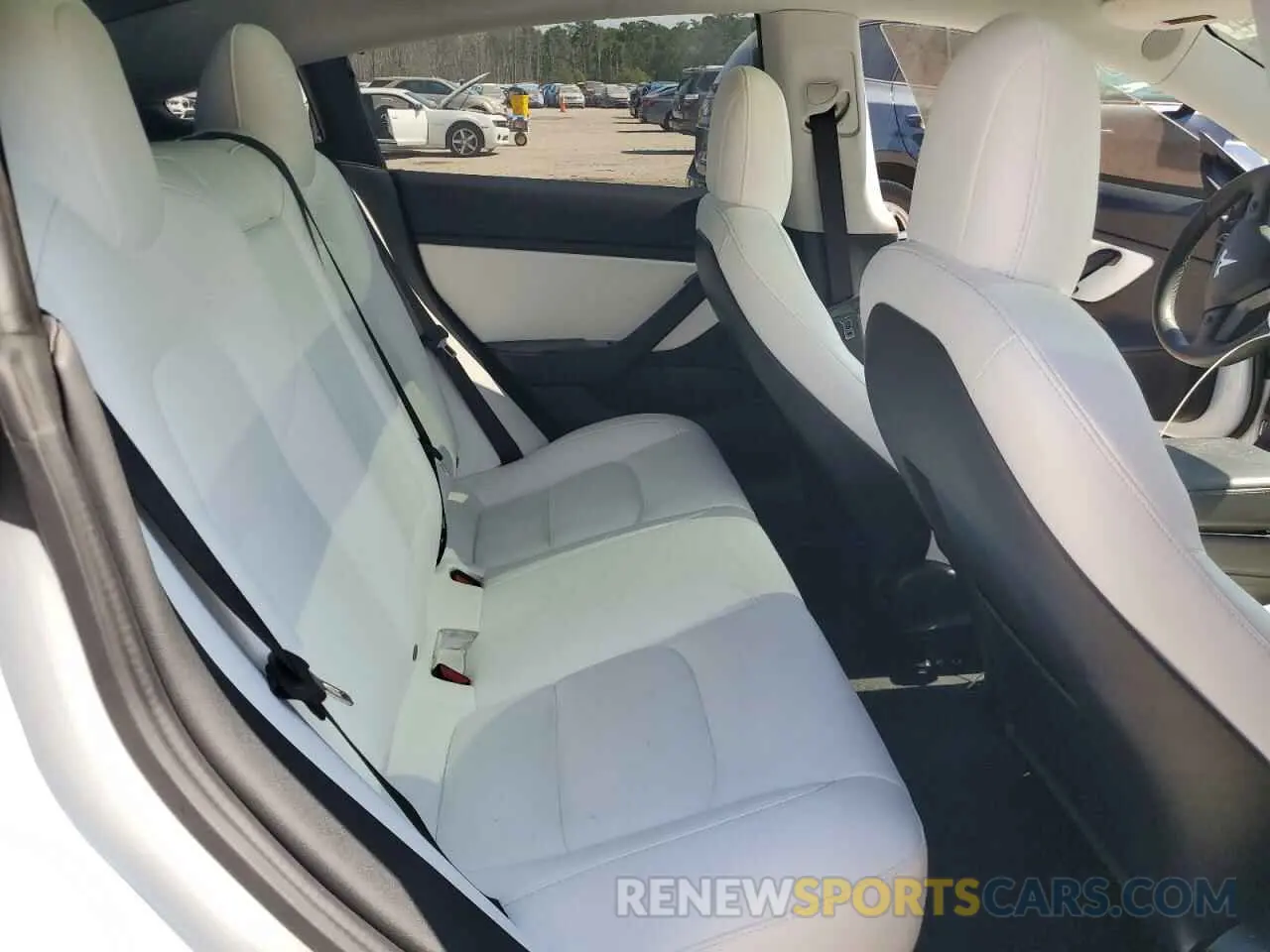 10 Photograph of a damaged car 5YJ3E1EB8LF622723 TESLA MODEL 3 2020