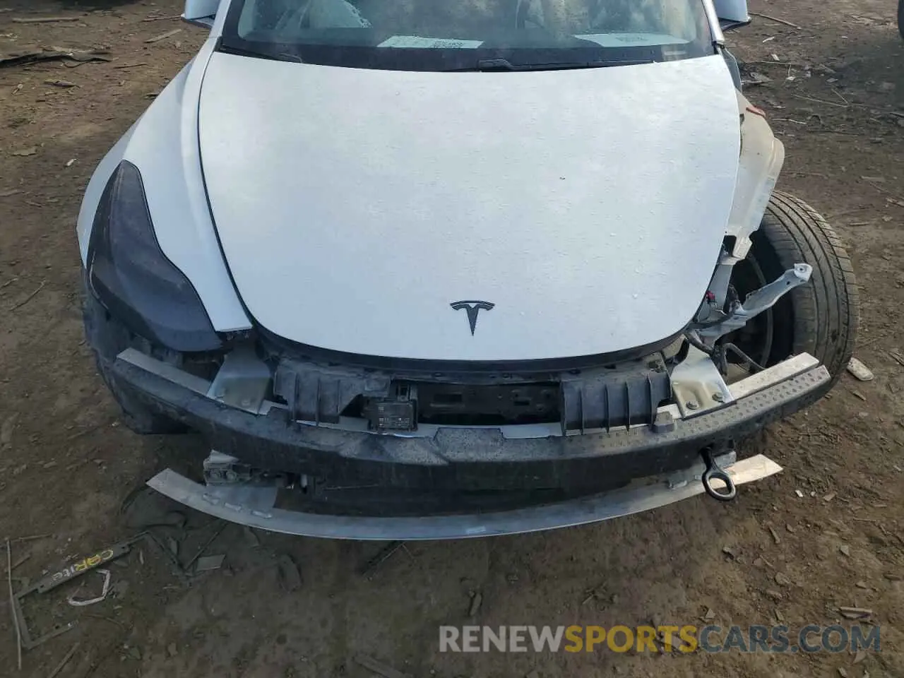 11 Photograph of a damaged car 5YJ3E1EB8LF640168 TESLA MODEL 3 2020