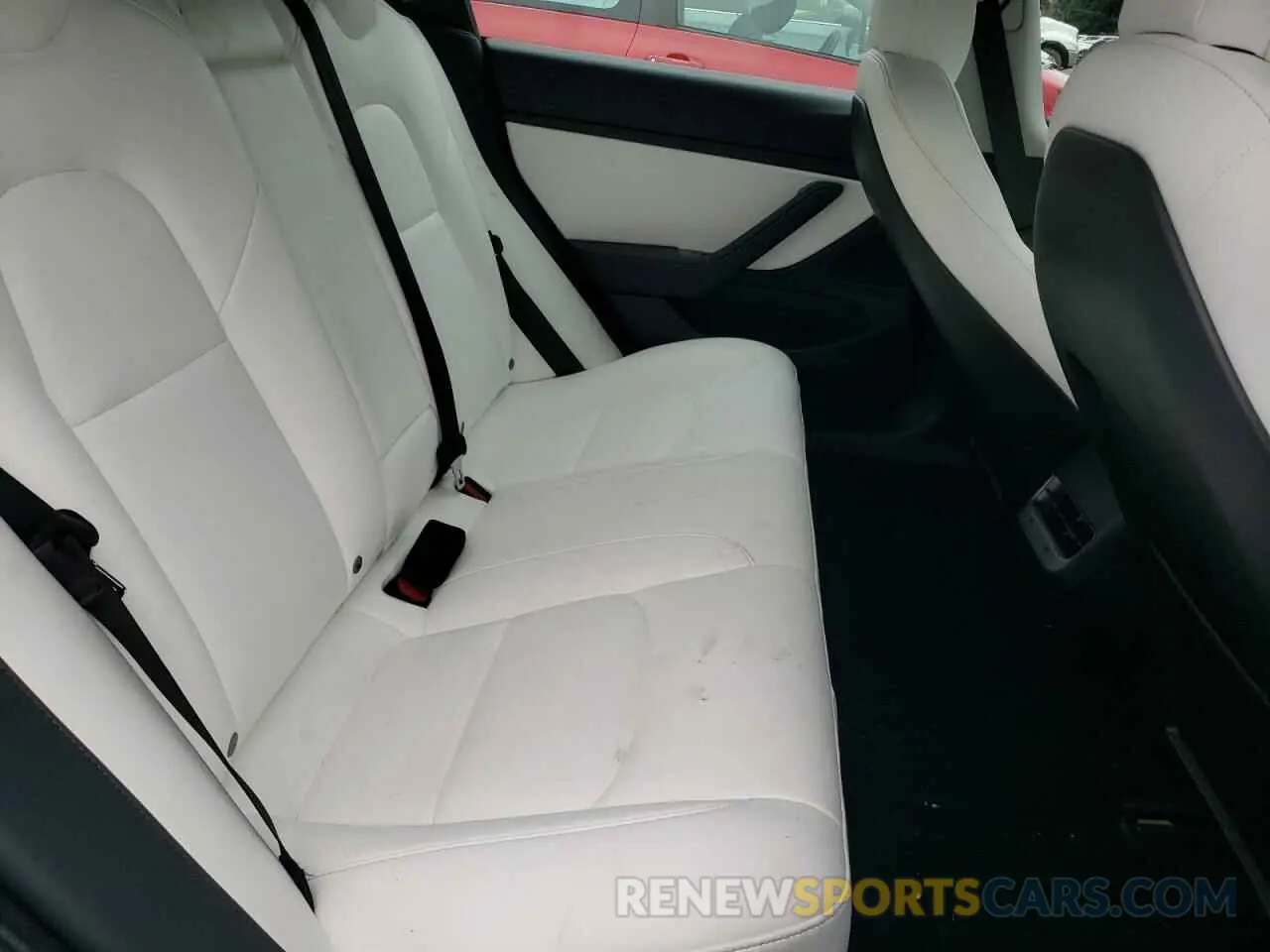 10 Photograph of a damaged car 5YJ3E1EB8LF640283 TESLA MODEL 3 2020