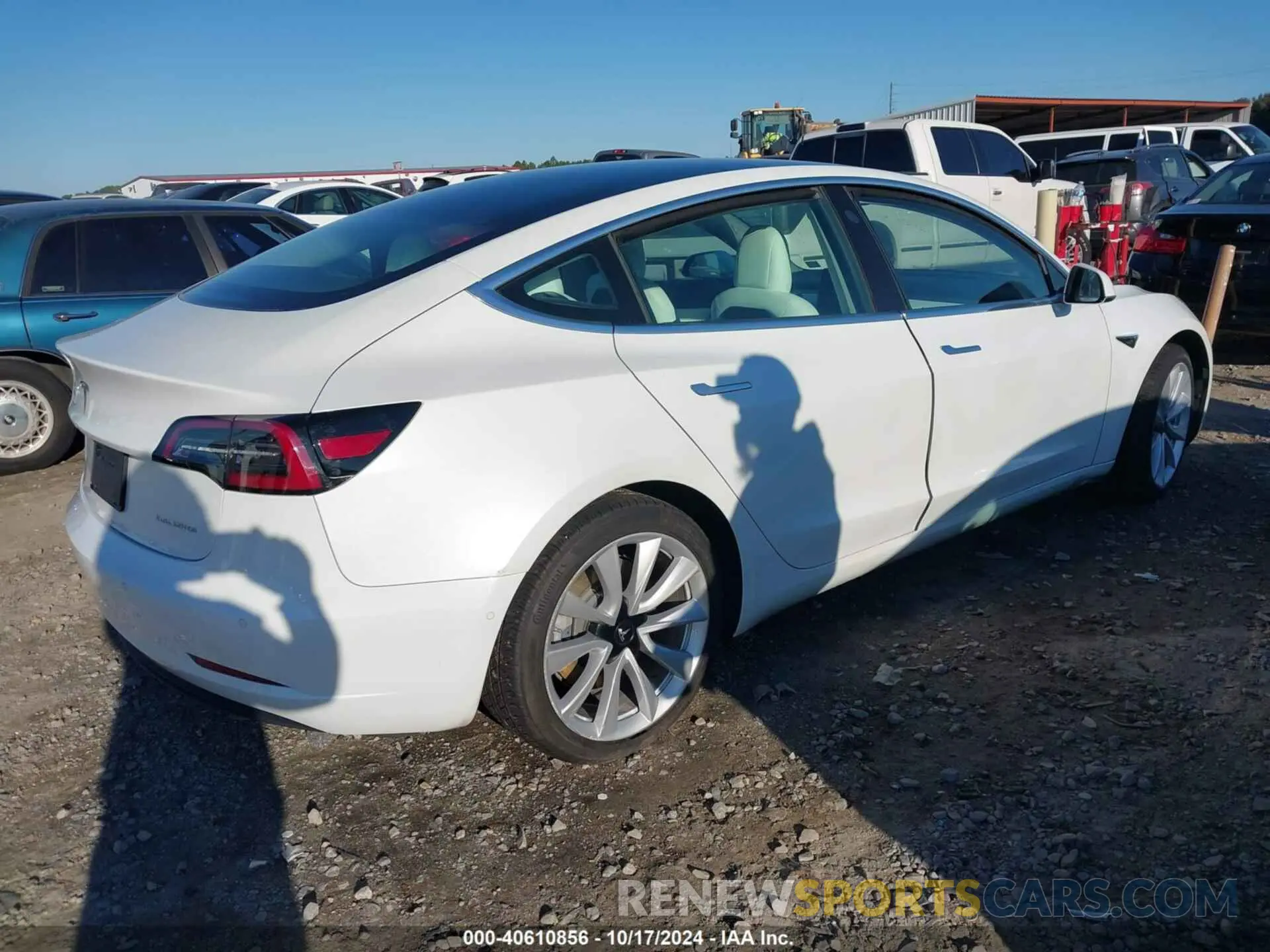 4 Photograph of a damaged car 5YJ3E1EB8LF640607 TESLA MODEL 3 2020