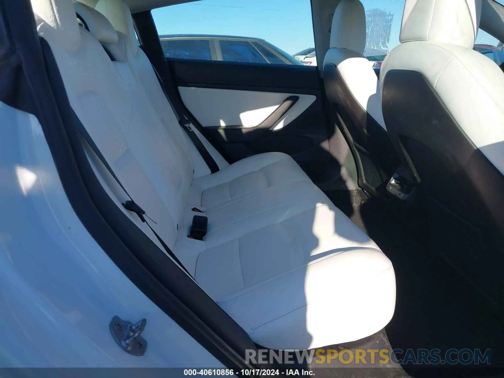 8 Photograph of a damaged car 5YJ3E1EB8LF640607 TESLA MODEL 3 2020