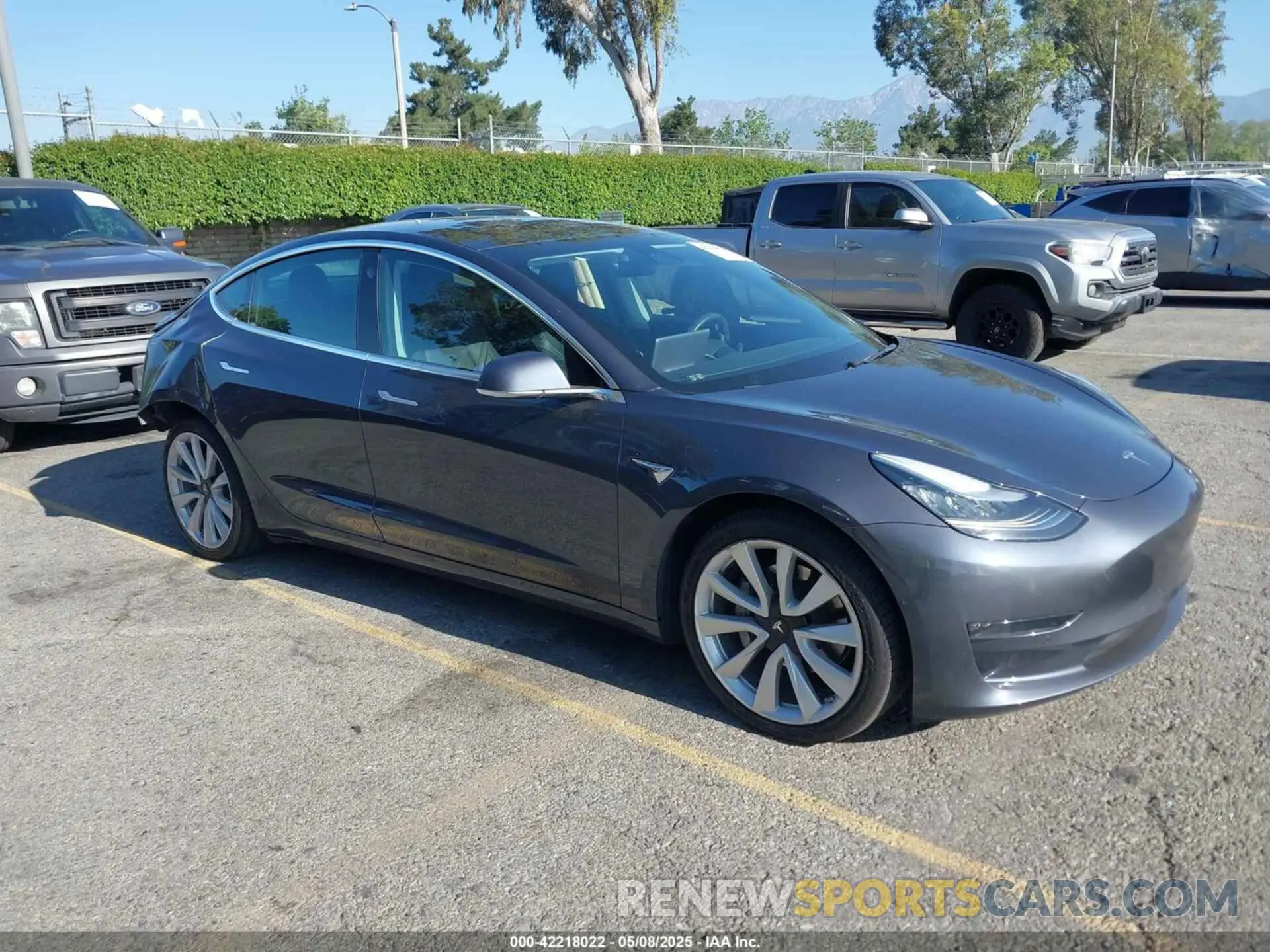 1 Photograph of a damaged car 5YJ3E1EB8LF646455 TESLA MODEL 3 2020