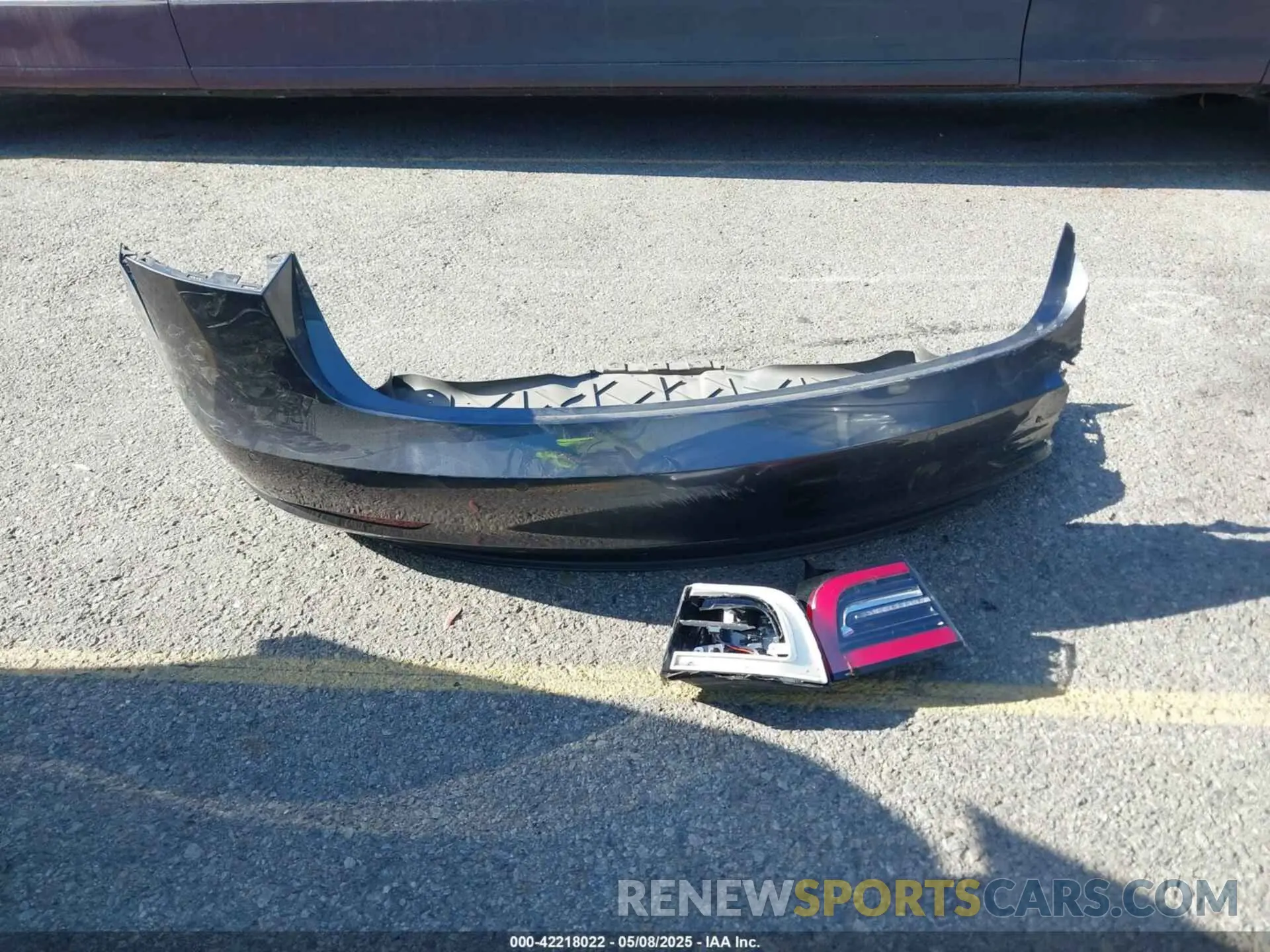 12 Photograph of a damaged car 5YJ3E1EB8LF646455 TESLA MODEL 3 2020