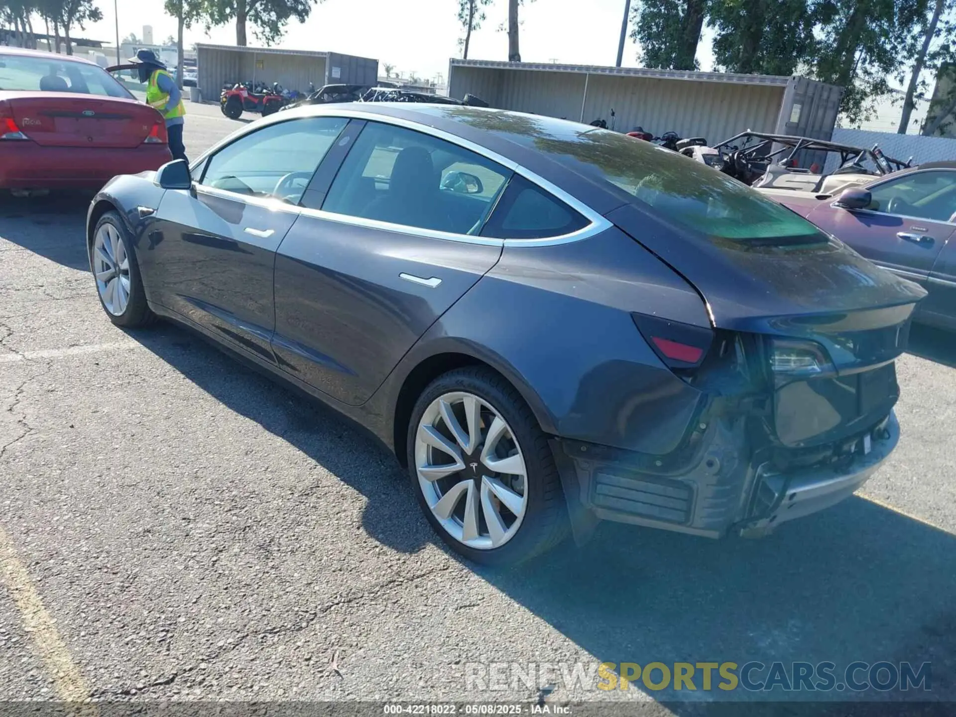 3 Photograph of a damaged car 5YJ3E1EB8LF646455 TESLA MODEL 3 2020