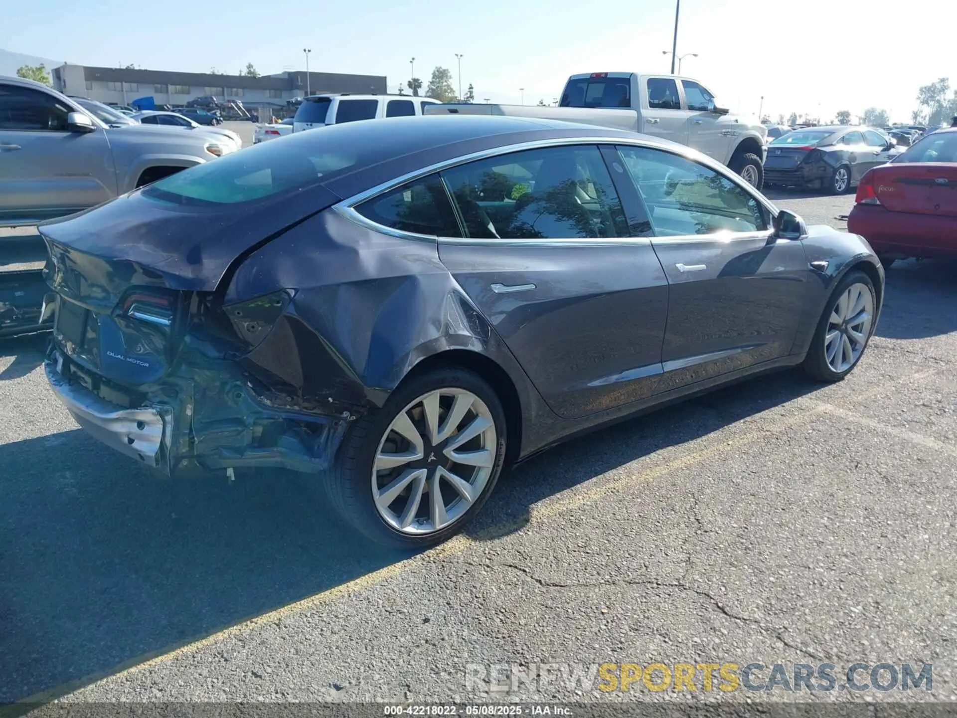 4 Photograph of a damaged car 5YJ3E1EB8LF646455 TESLA MODEL 3 2020