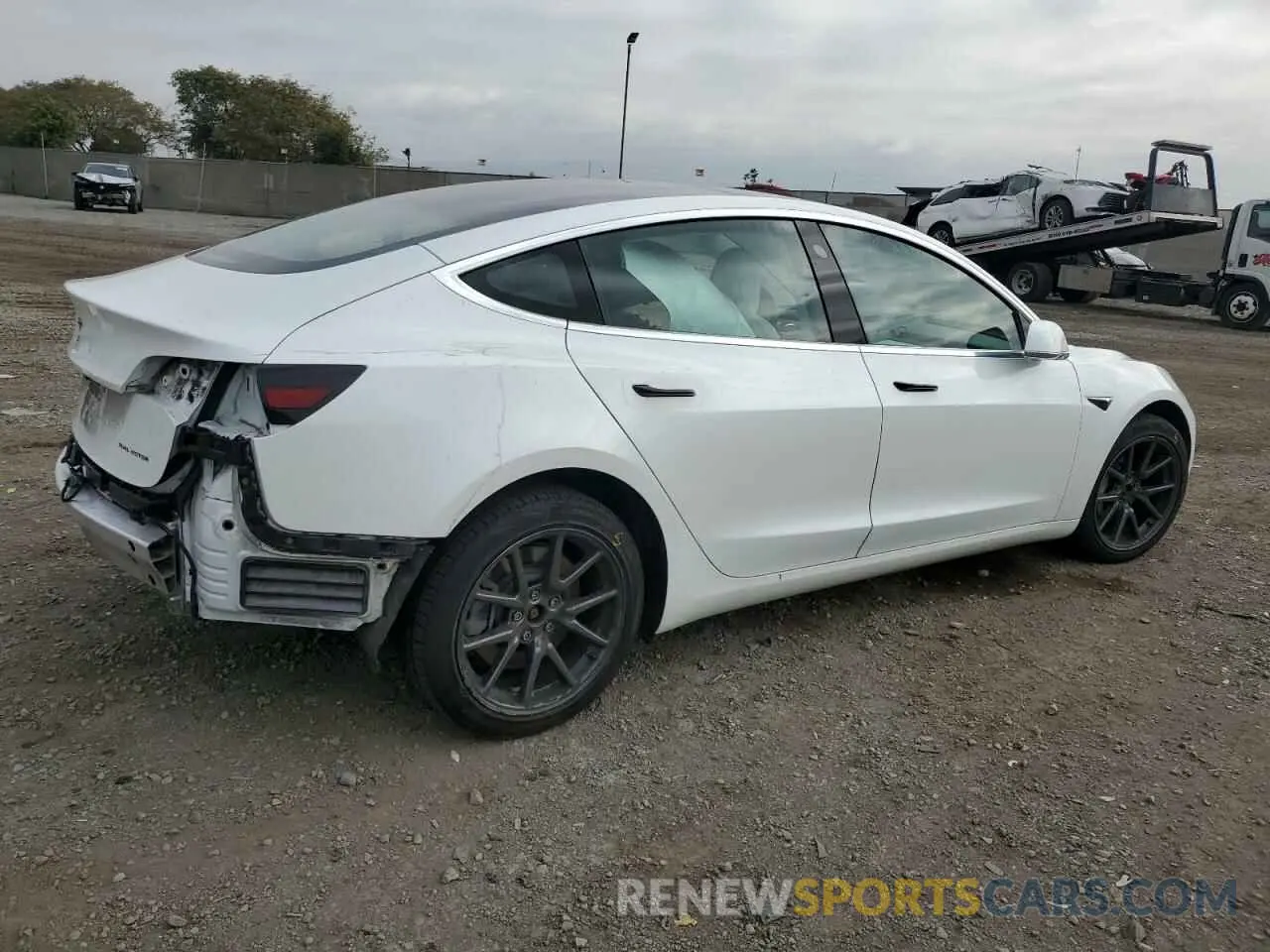 3 Photograph of a damaged car 5YJ3E1EB8LF651591 TESLA MODEL 3 2020