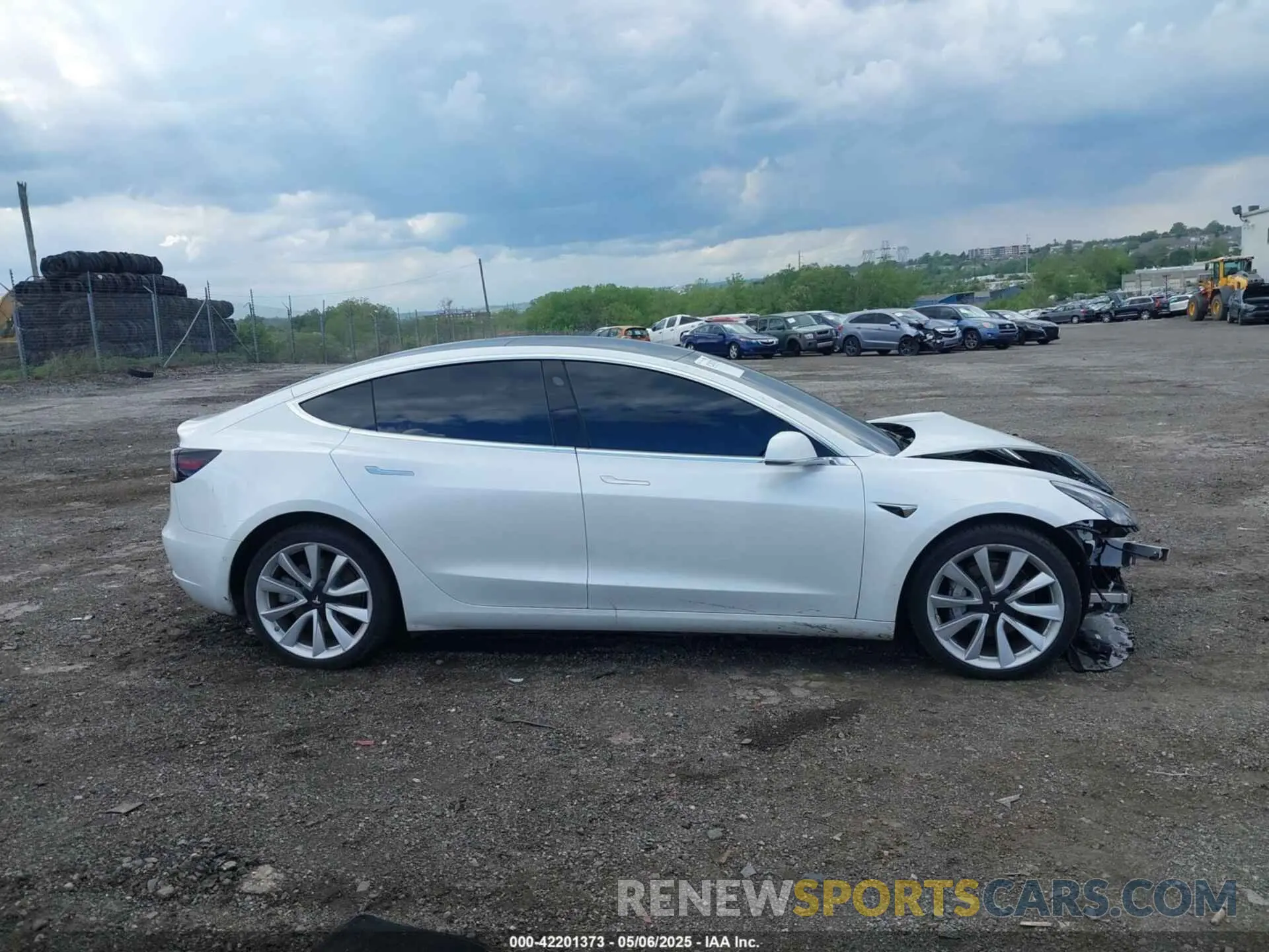 14 Photograph of a damaged car 5YJ3E1EB8LF667404 TESLA MODEL 3 2020