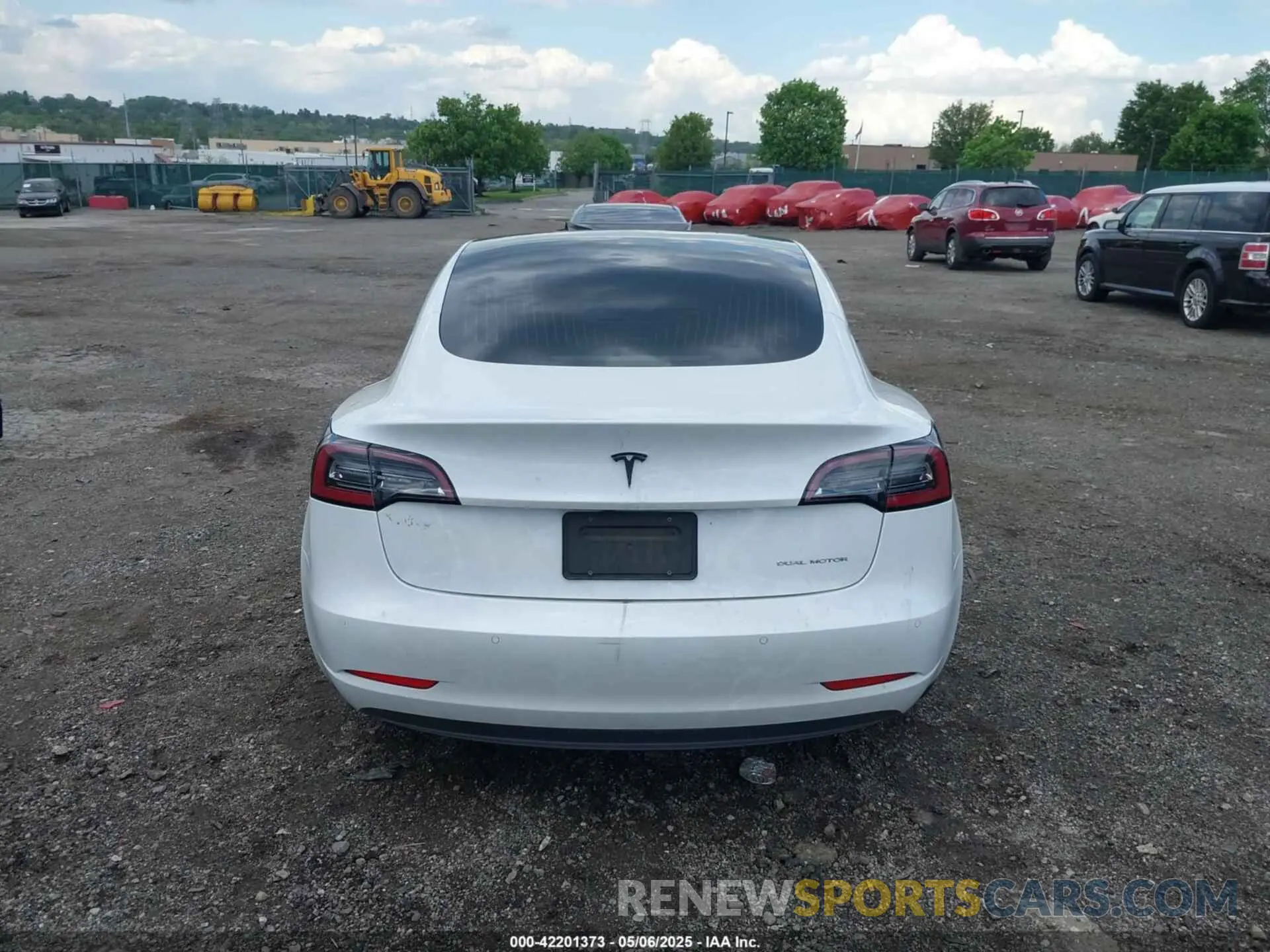 17 Photograph of a damaged car 5YJ3E1EB8LF667404 TESLA MODEL 3 2020