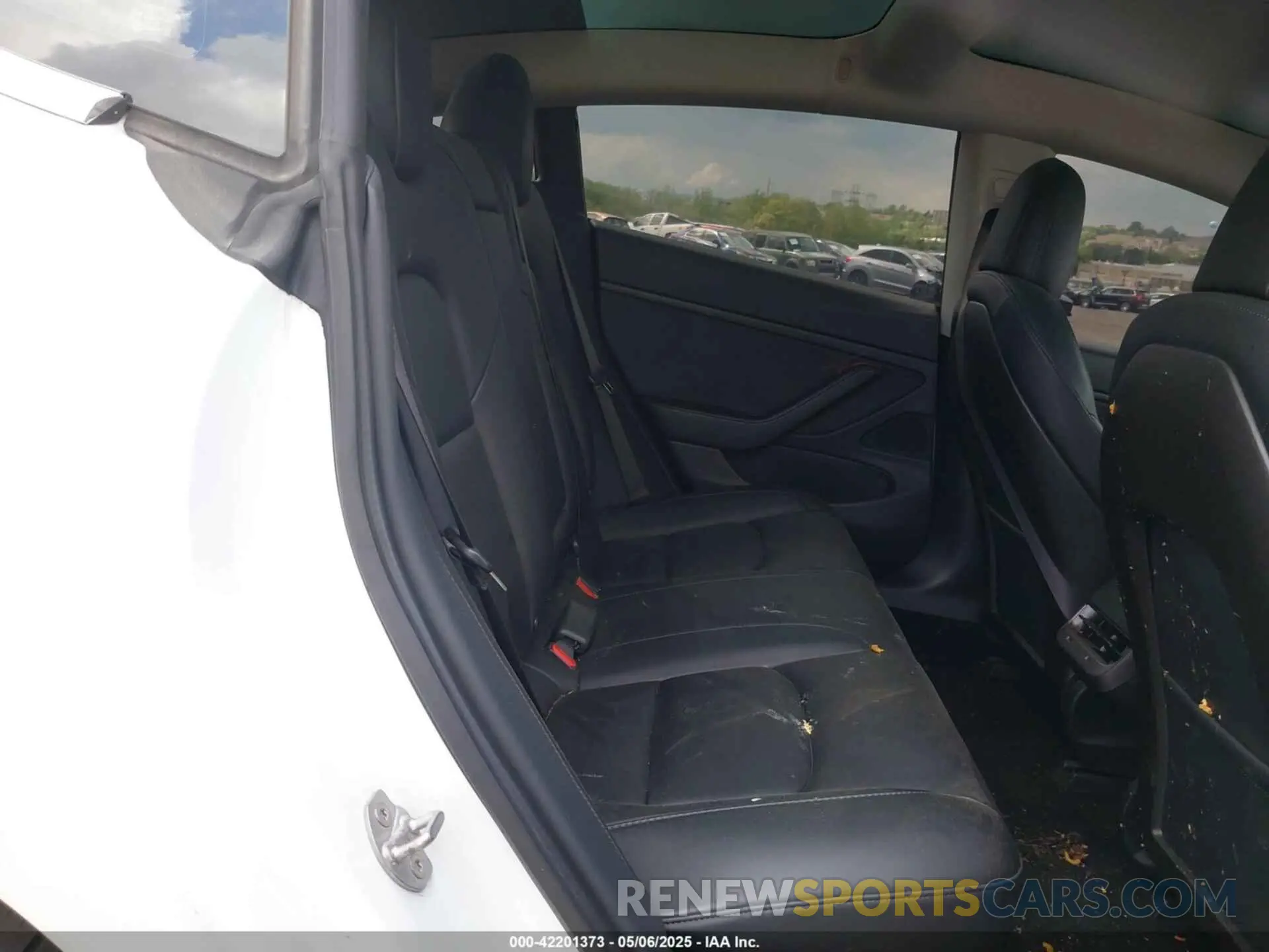 8 Photograph of a damaged car 5YJ3E1EB8LF667404 TESLA MODEL 3 2020