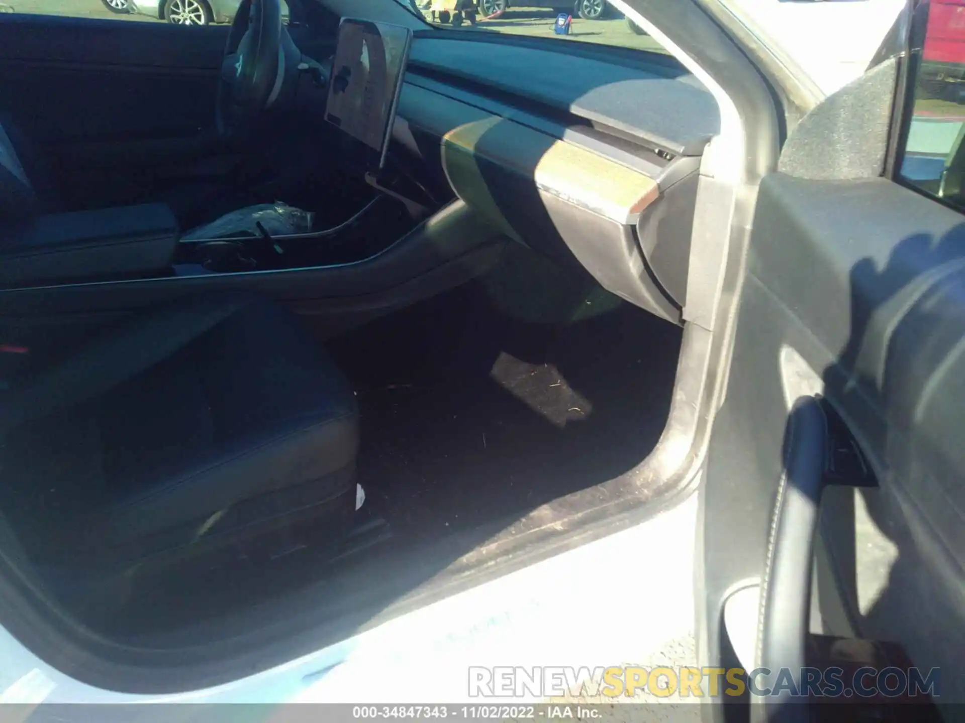 5 Photograph of a damaged car 5YJ3E1EB8LF667418 TESLA MODEL 3 2020