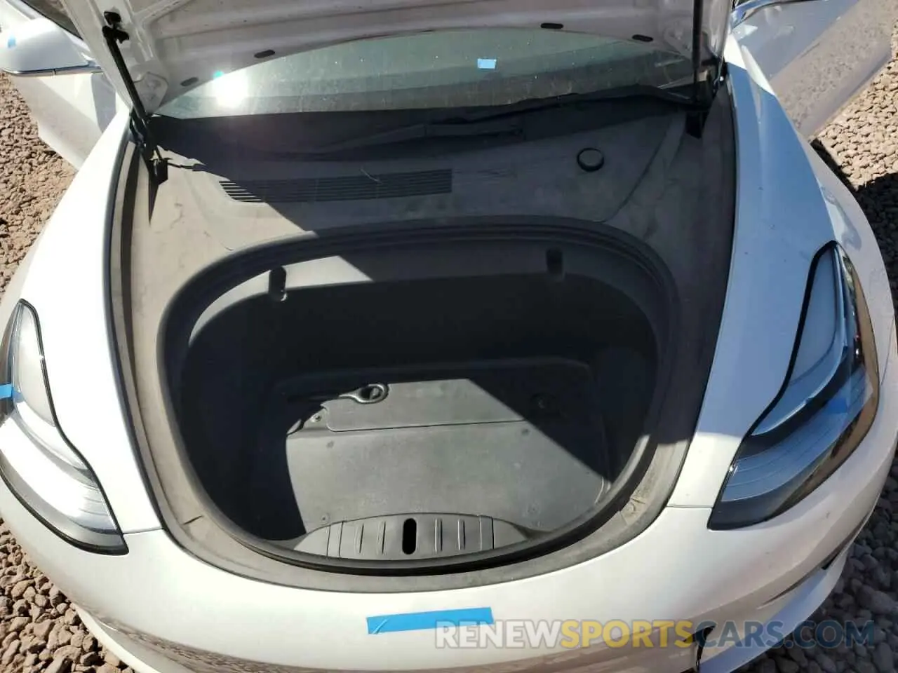 11 Photograph of a damaged car 5YJ3E1EB8LF712308 TESLA MODEL 3 2020